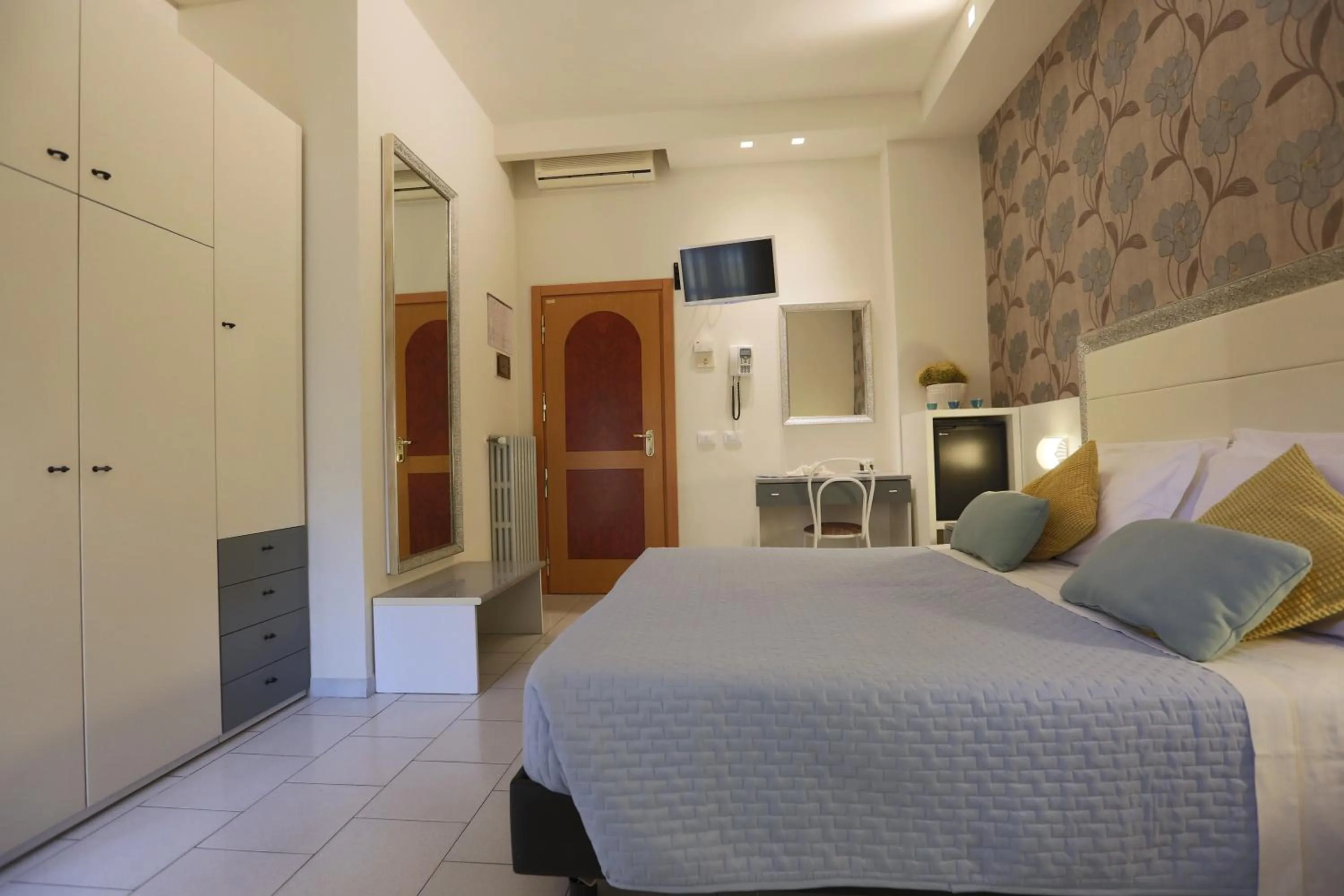 Bed in ELISABETTA hotel