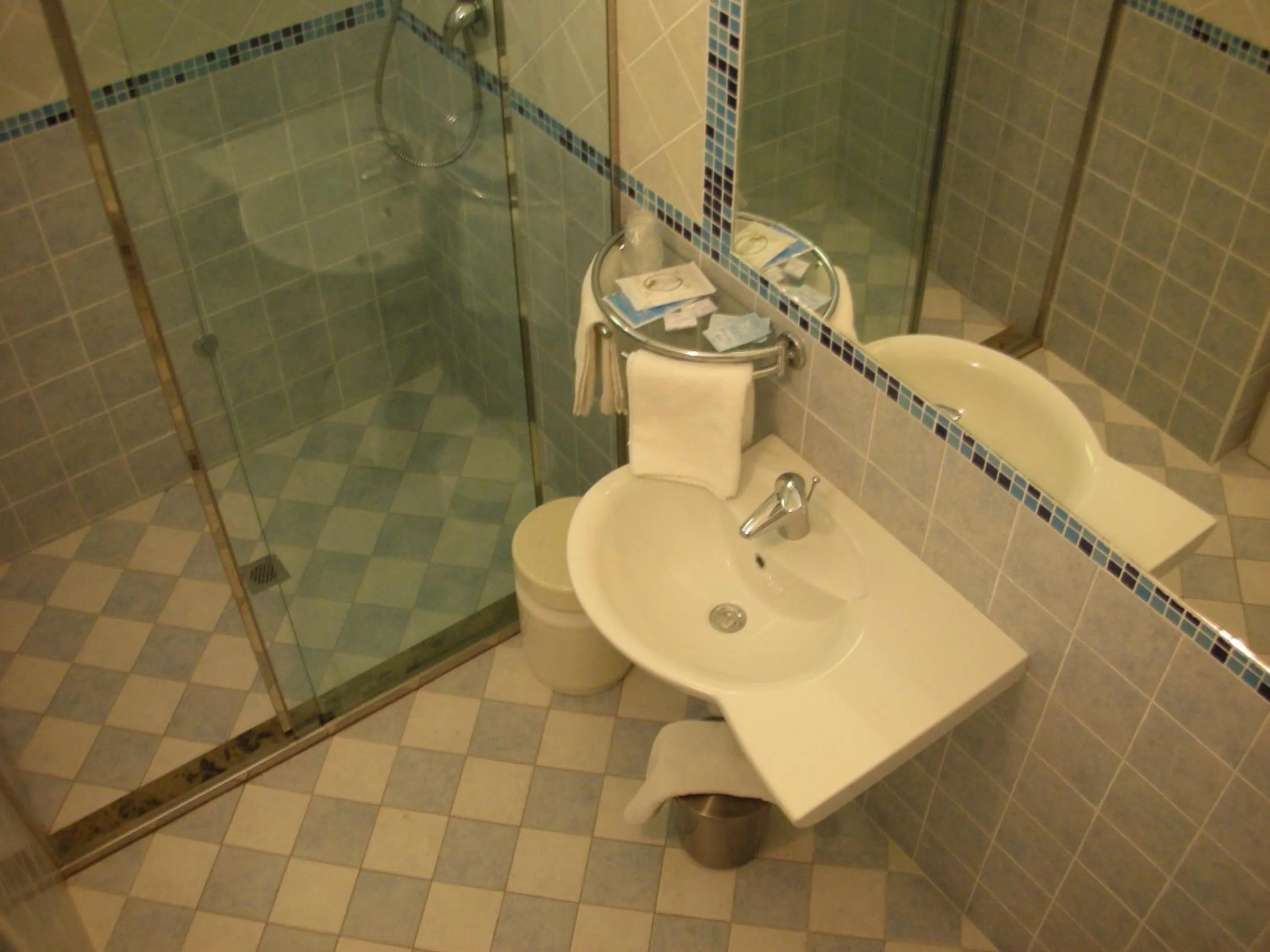 Shower in ELISABETTA hotel