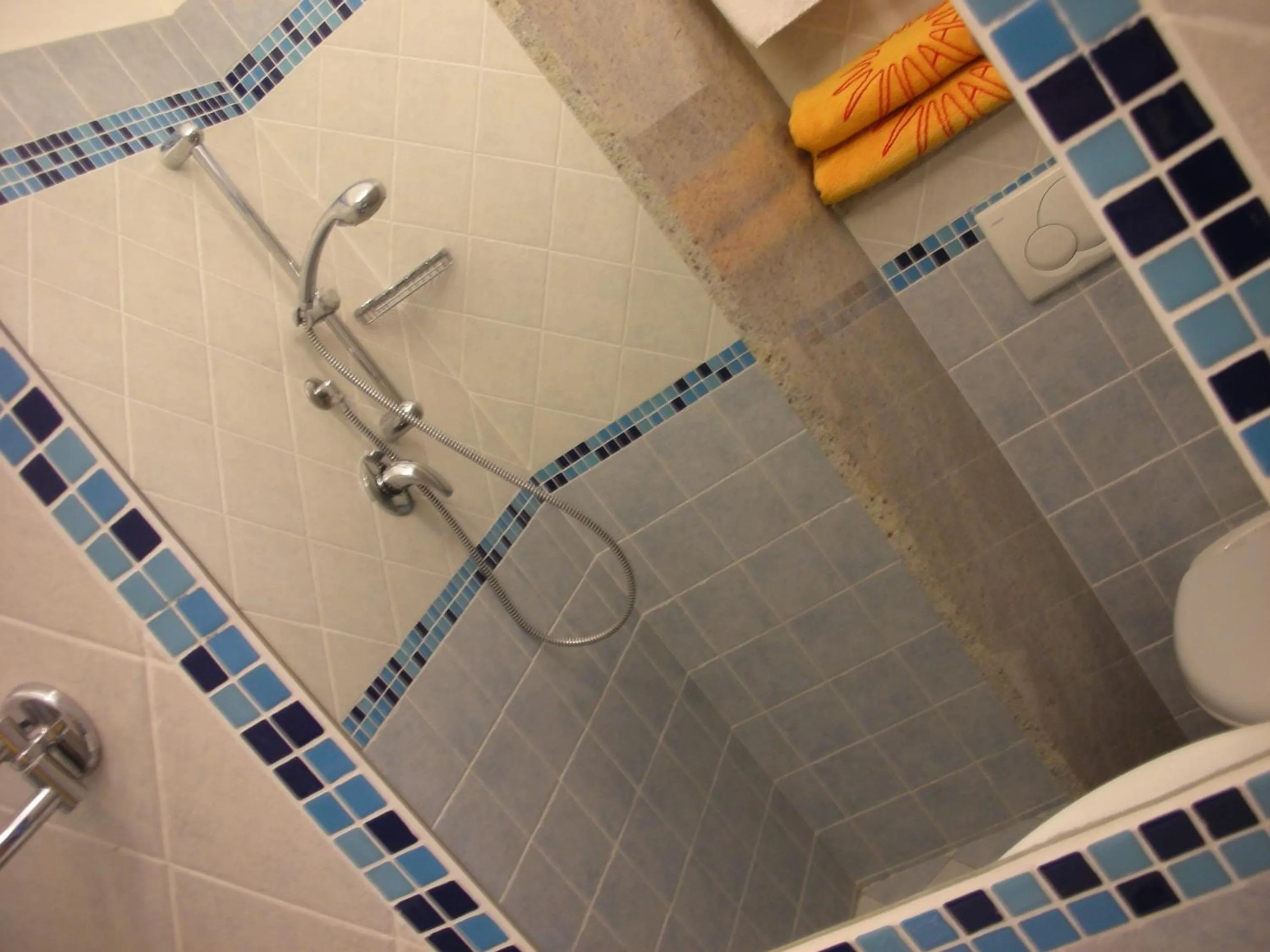 Bathroom in ELISABETTA hotel