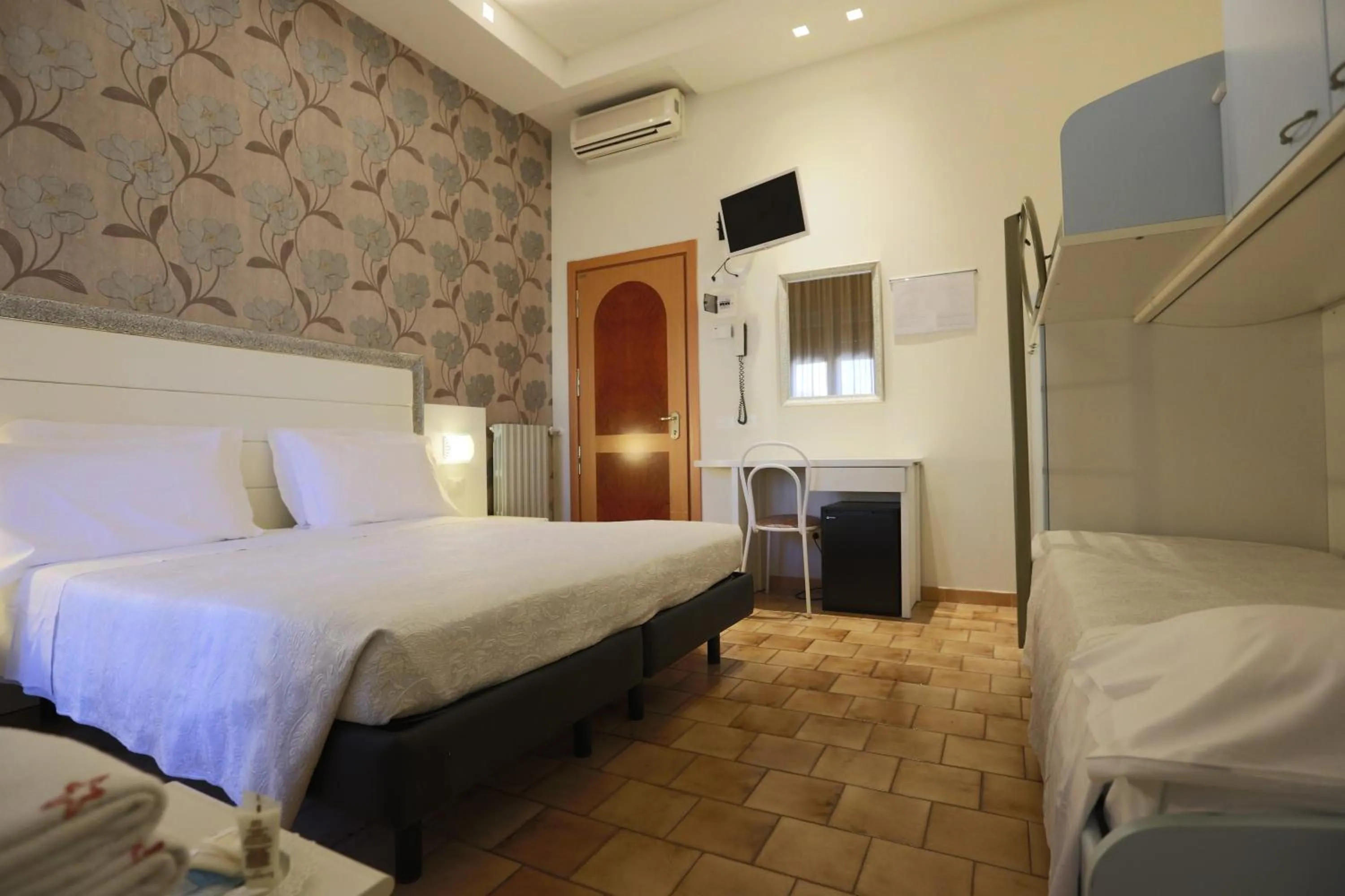 Bed in ELISABETTA hotel