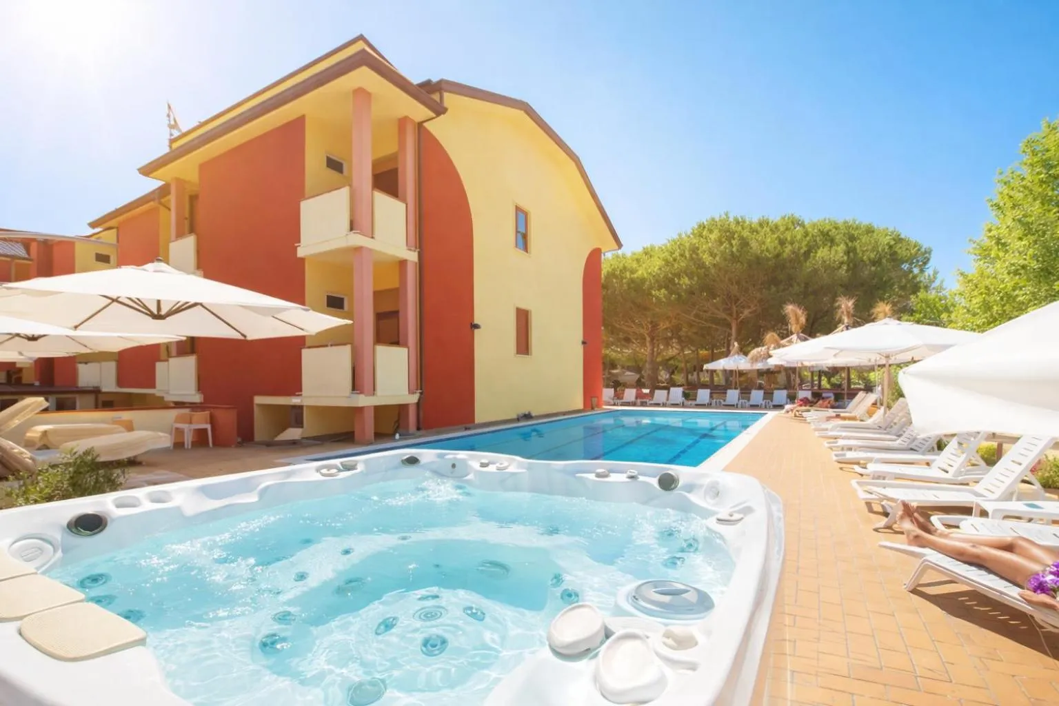 Swimming pool in ELISABETTA hotel
