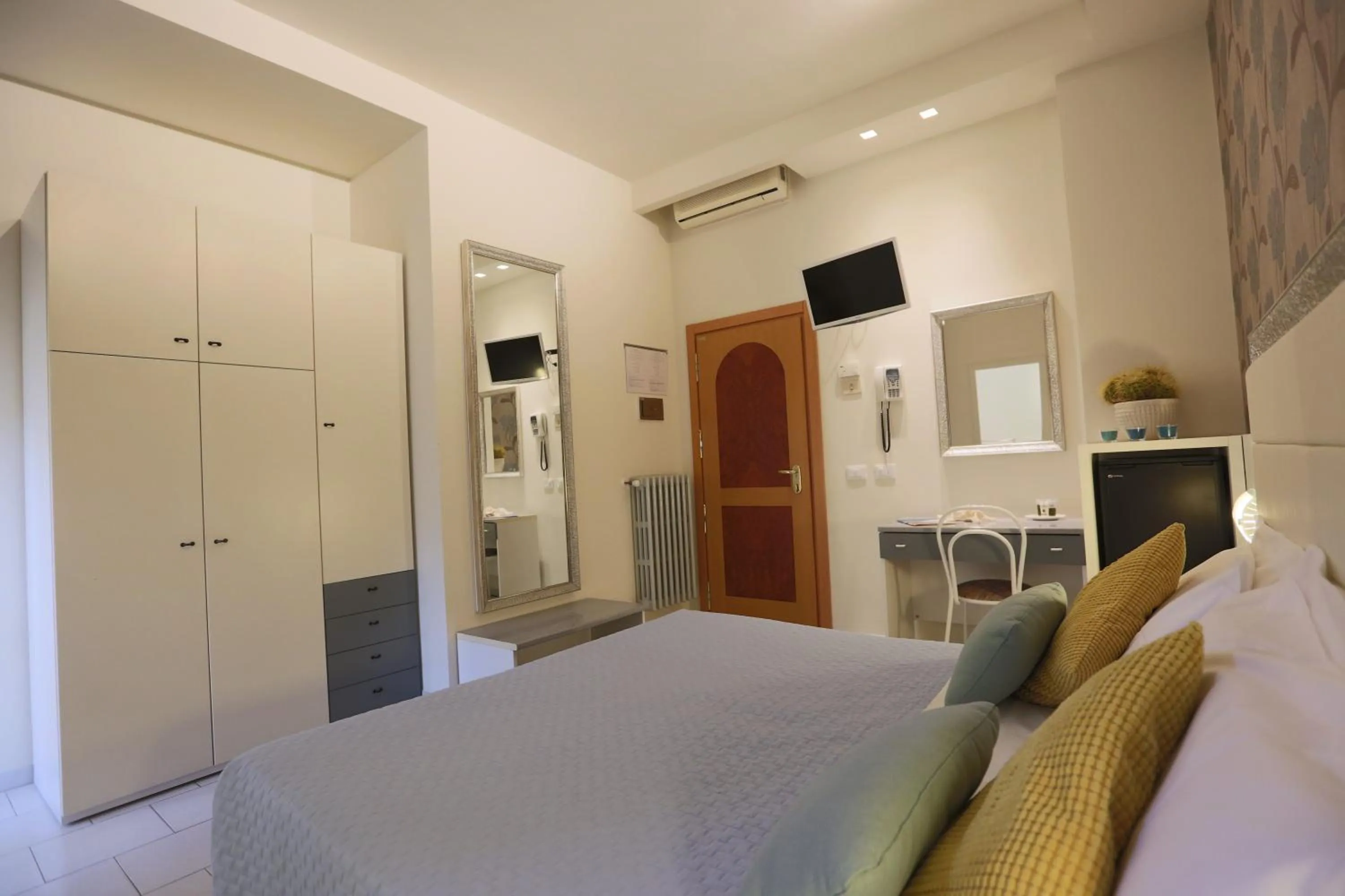 Bed in ELISABETTA hotel