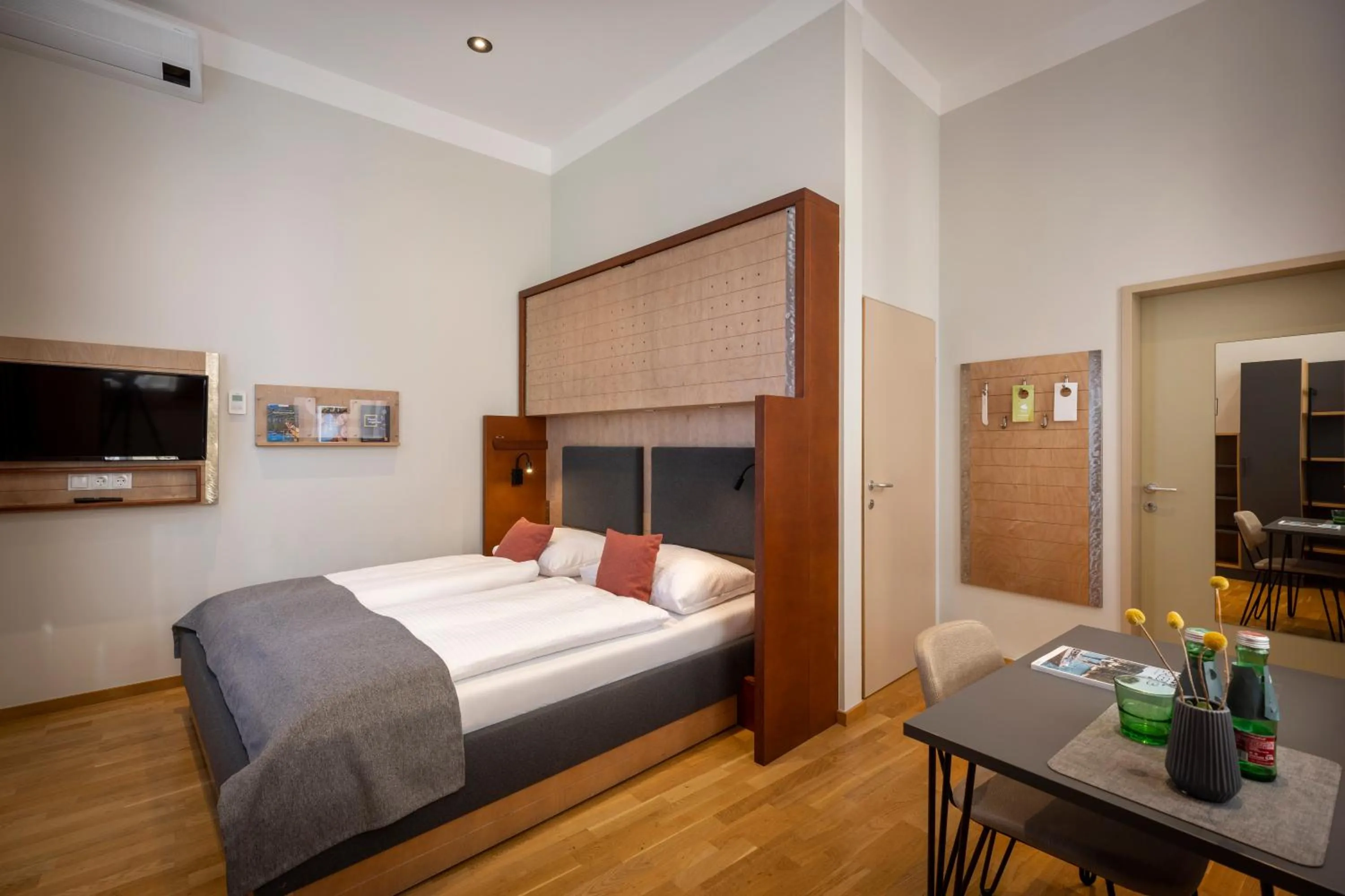 Photo of the whole room, Bed in JUFA Hotel Bregenz