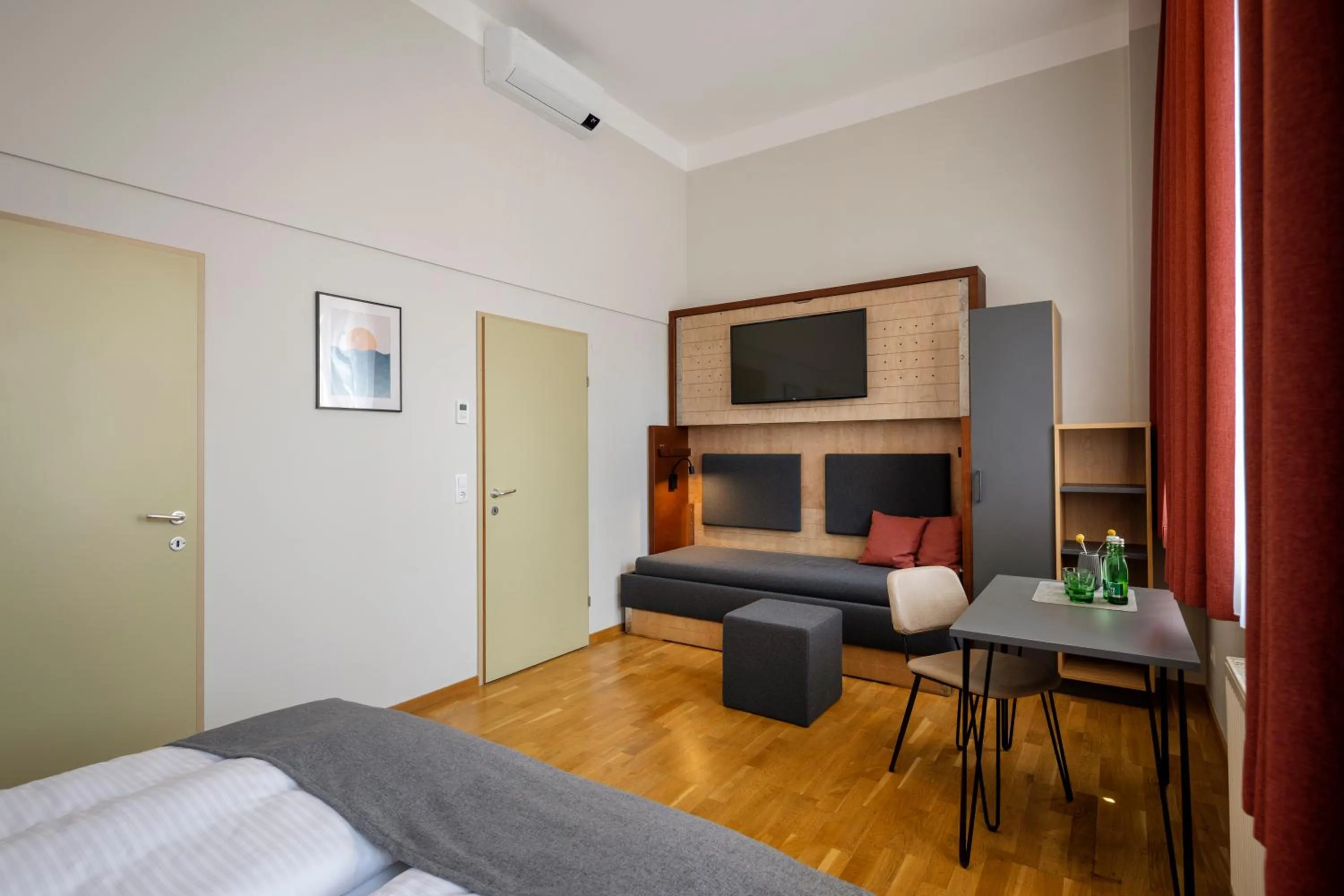 Photo of the whole room, Bed in JUFA Hotel Bregenz