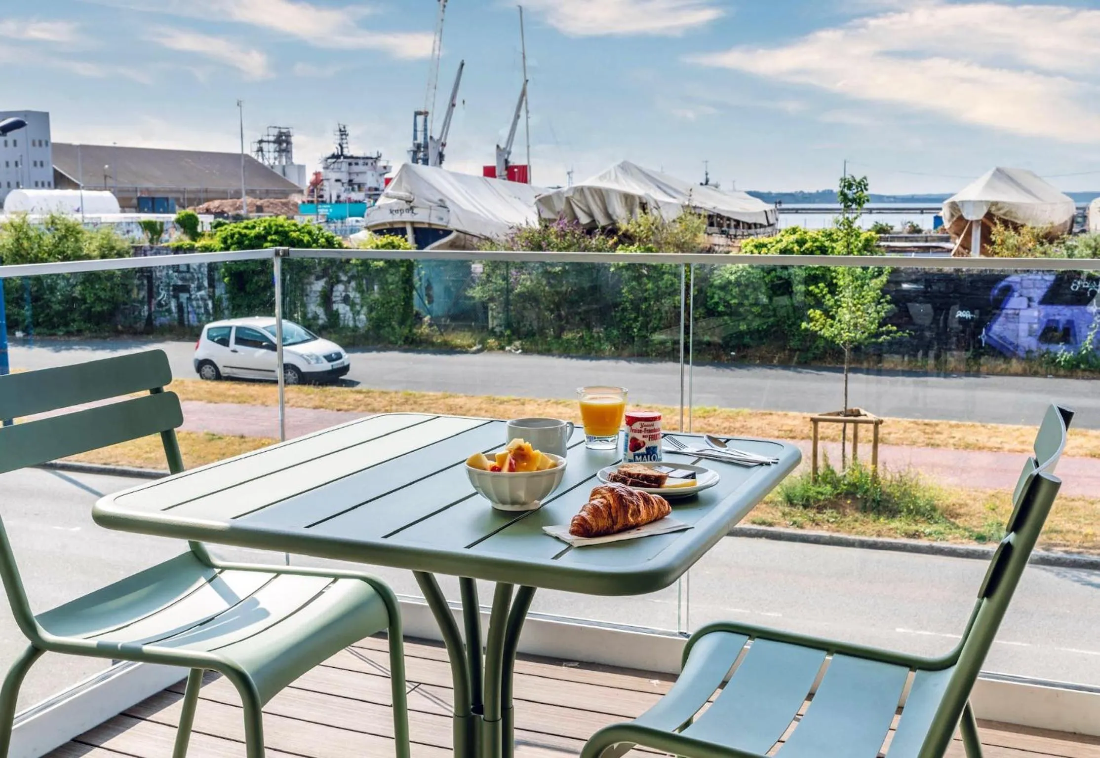 Breakfast in B&B HOTEL Brest Centre Port de Commerce