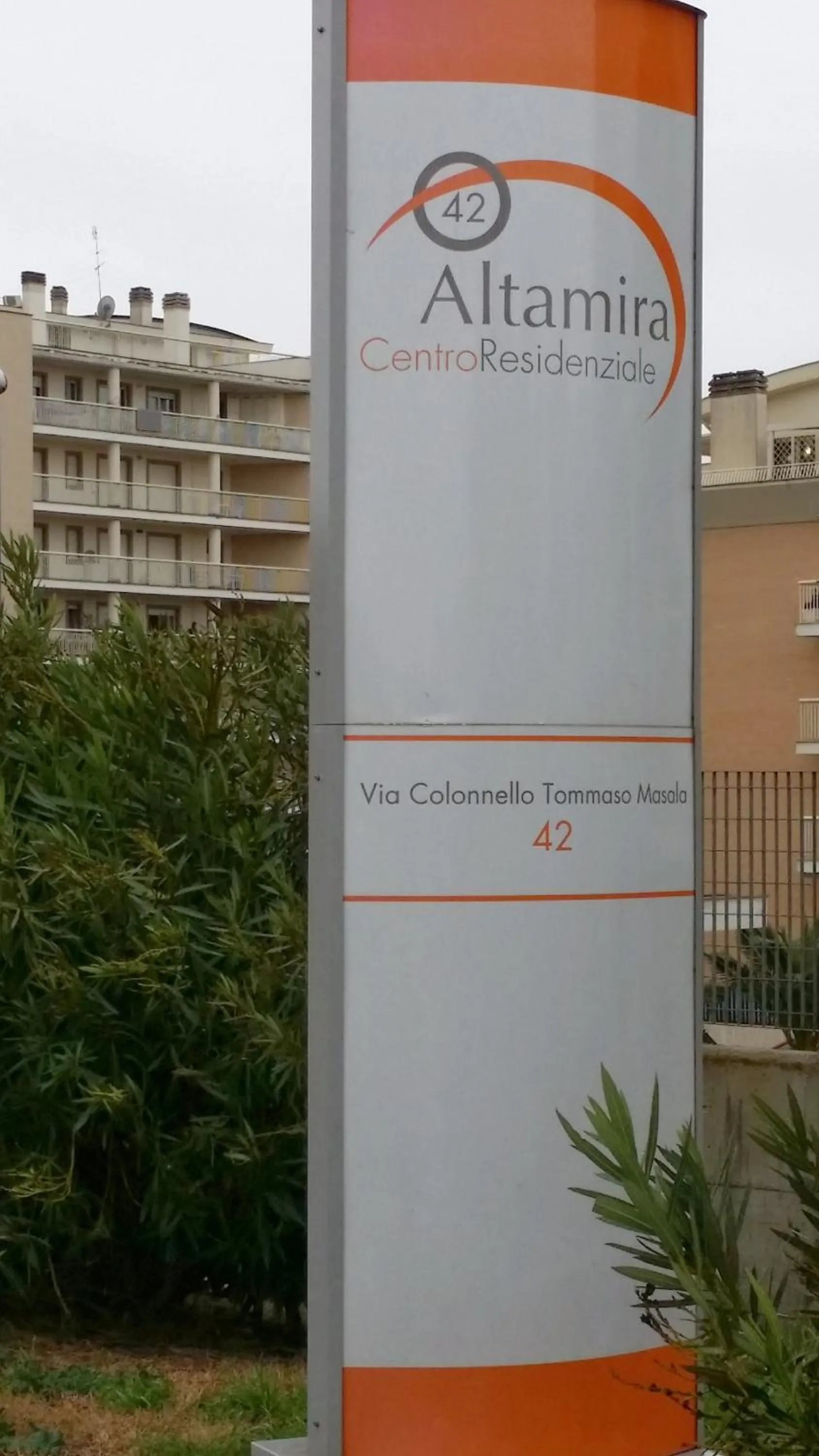 Facade/entrance in Altamira 2000 by GABRIELLA