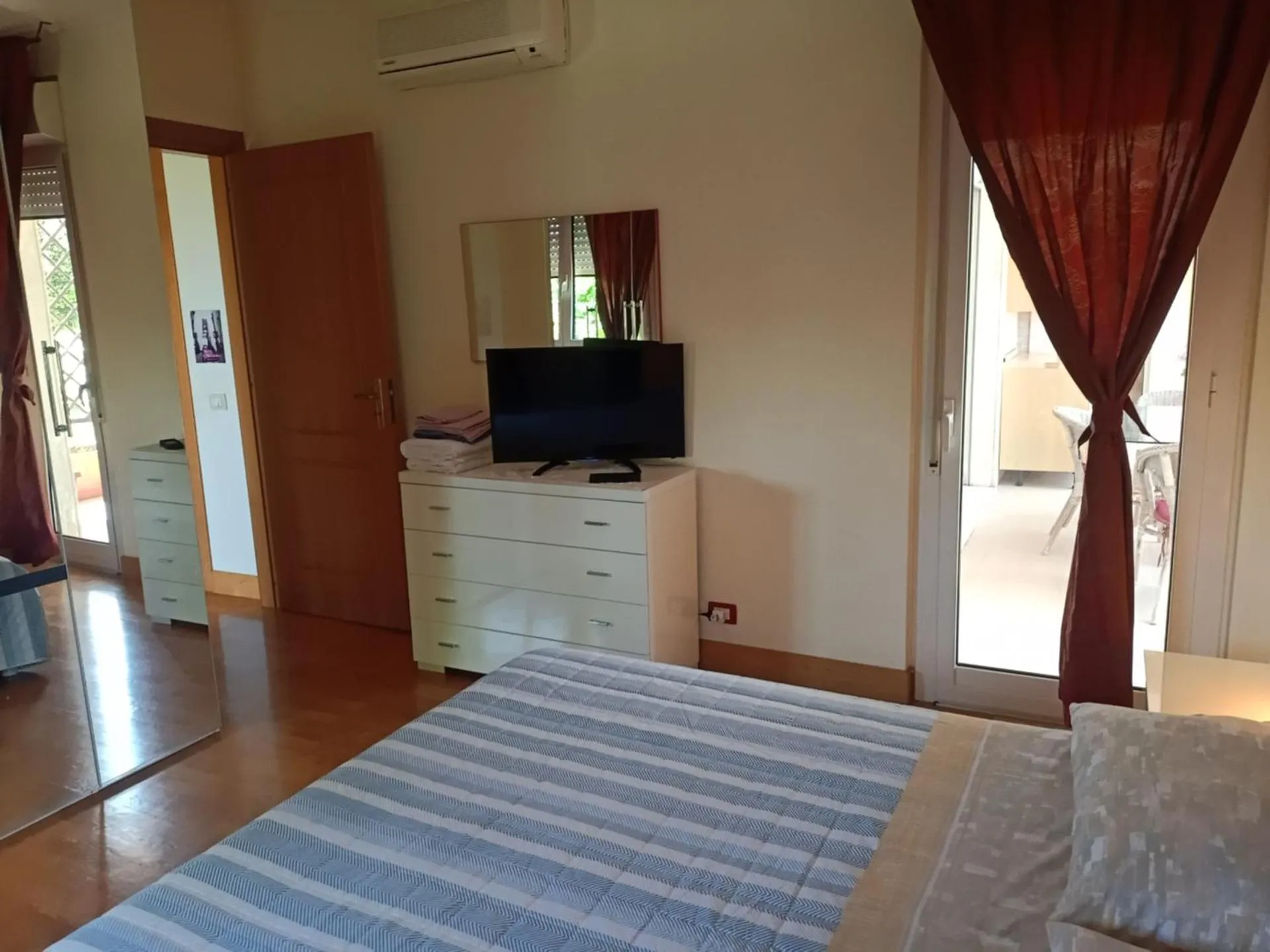 Bed in Altamira 2000 by GABRIELLA