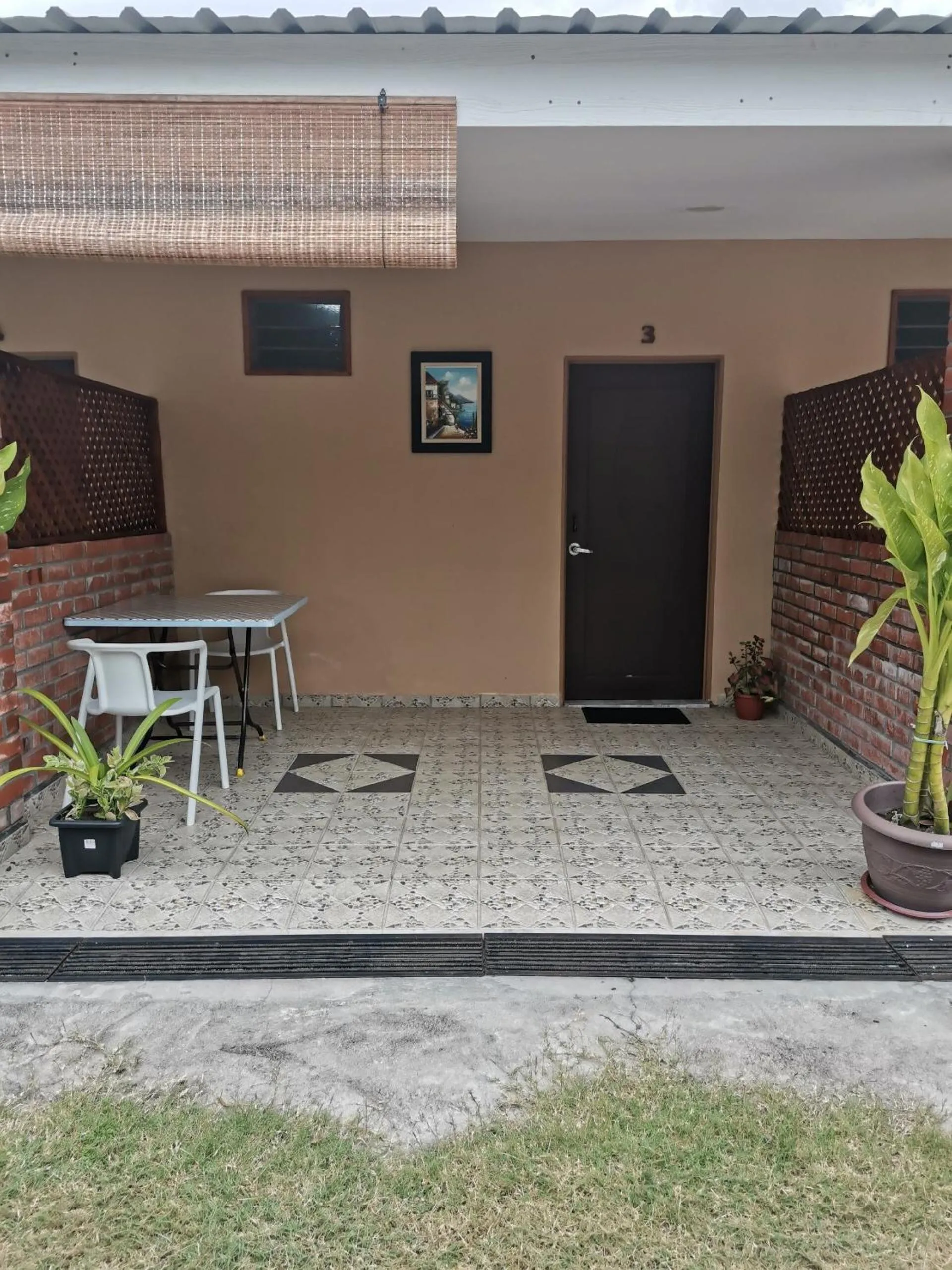 Facade/entrance in OYO Home 90348 Inspire Rooms