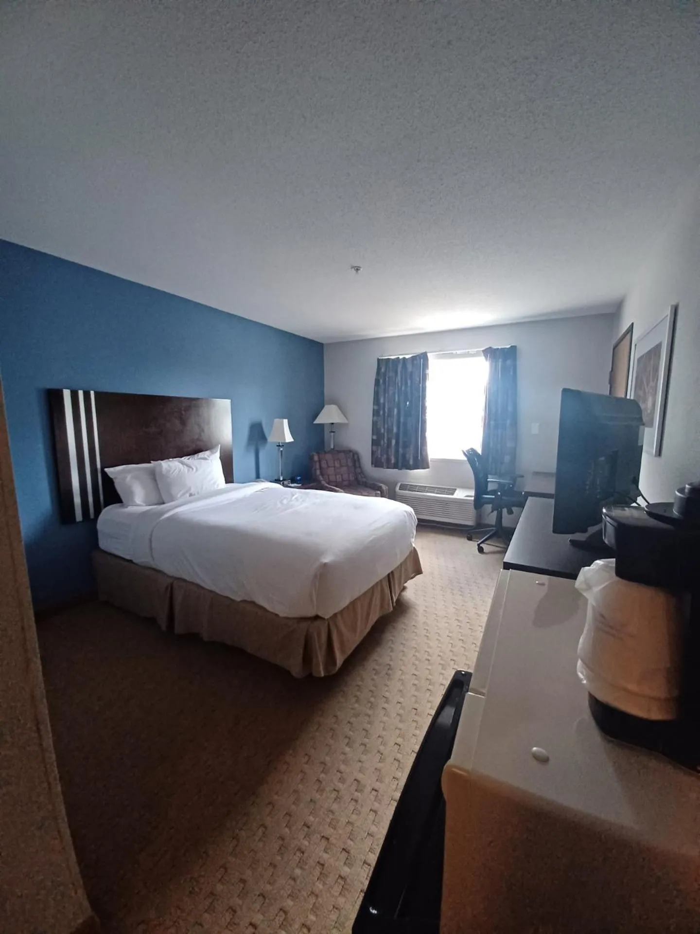 Bed in Baymont by Wyndham Freeport