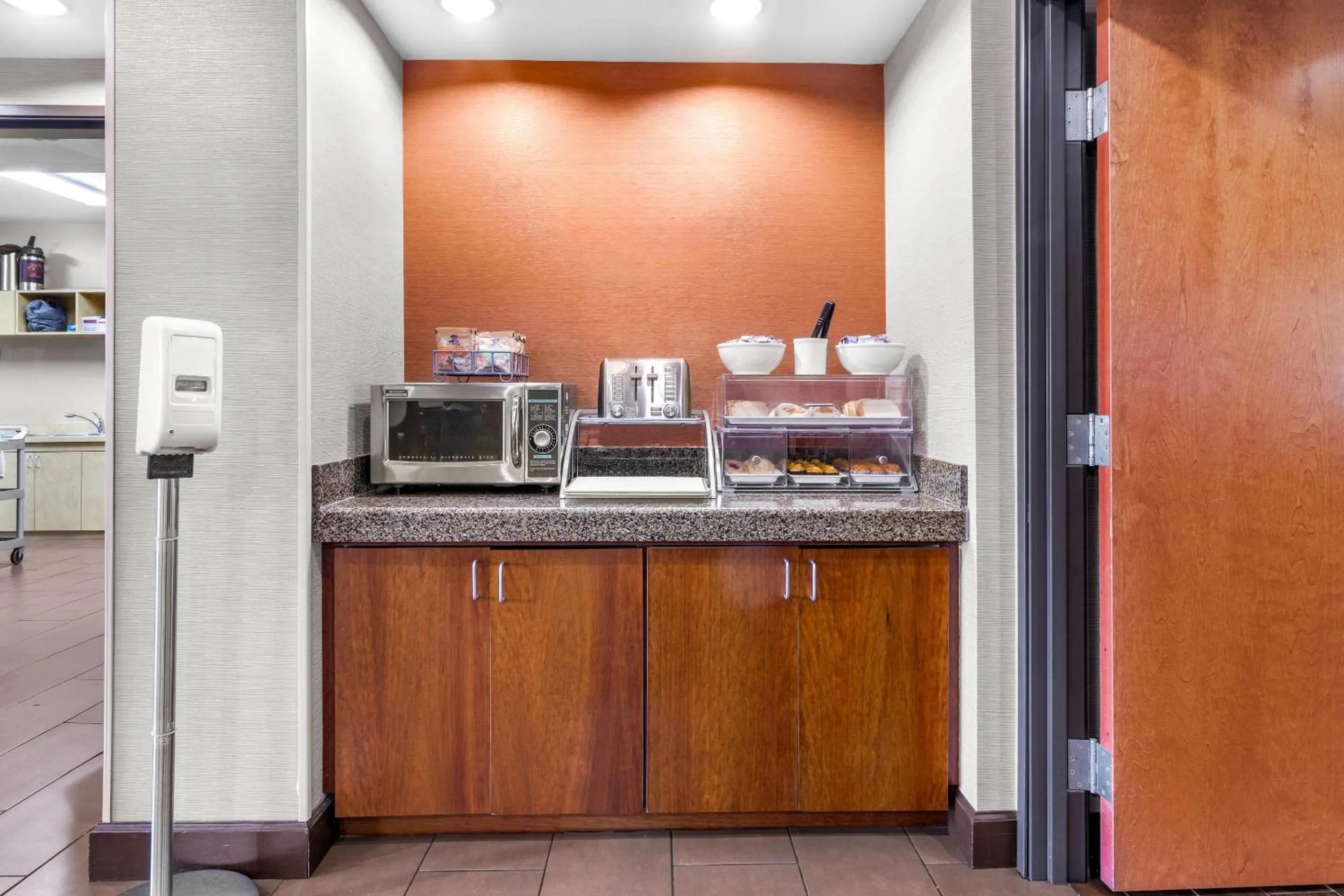 Breakfast in Comfort Suites