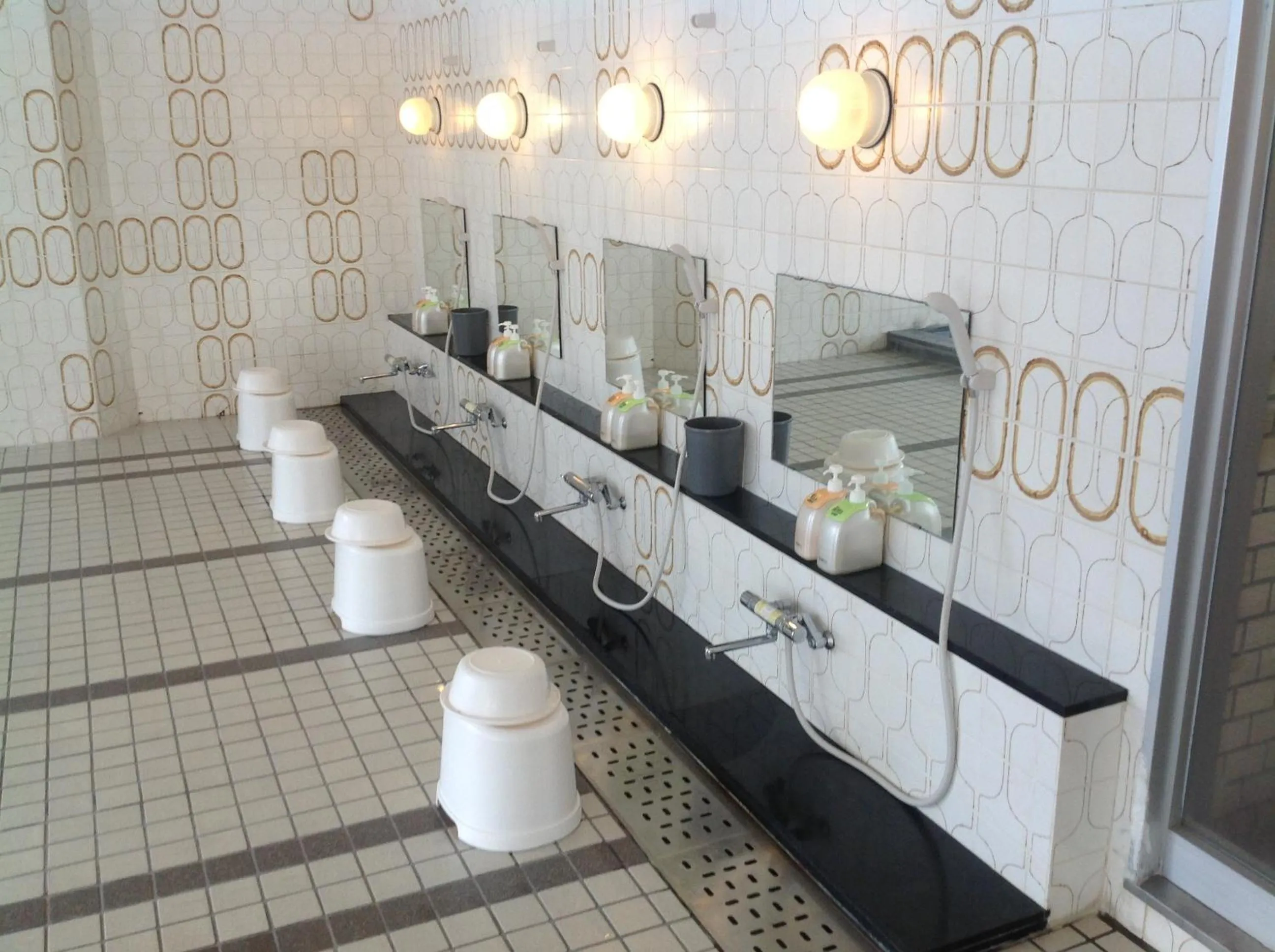 Hot Spring Bath in Itaniya