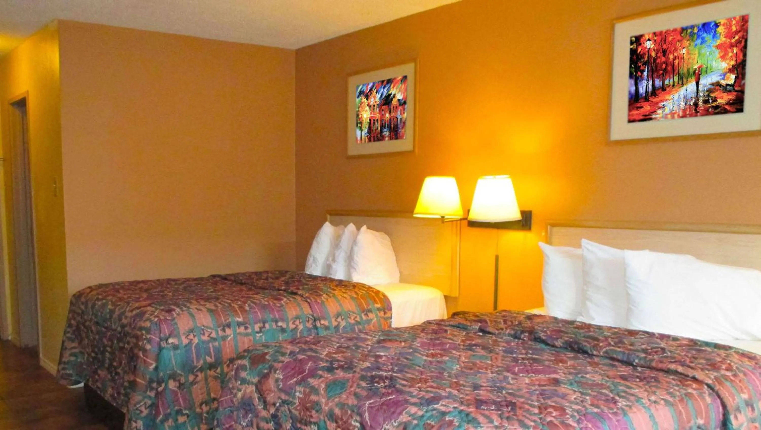 Photo of the whole room in Magnuson Hotel Brownsville