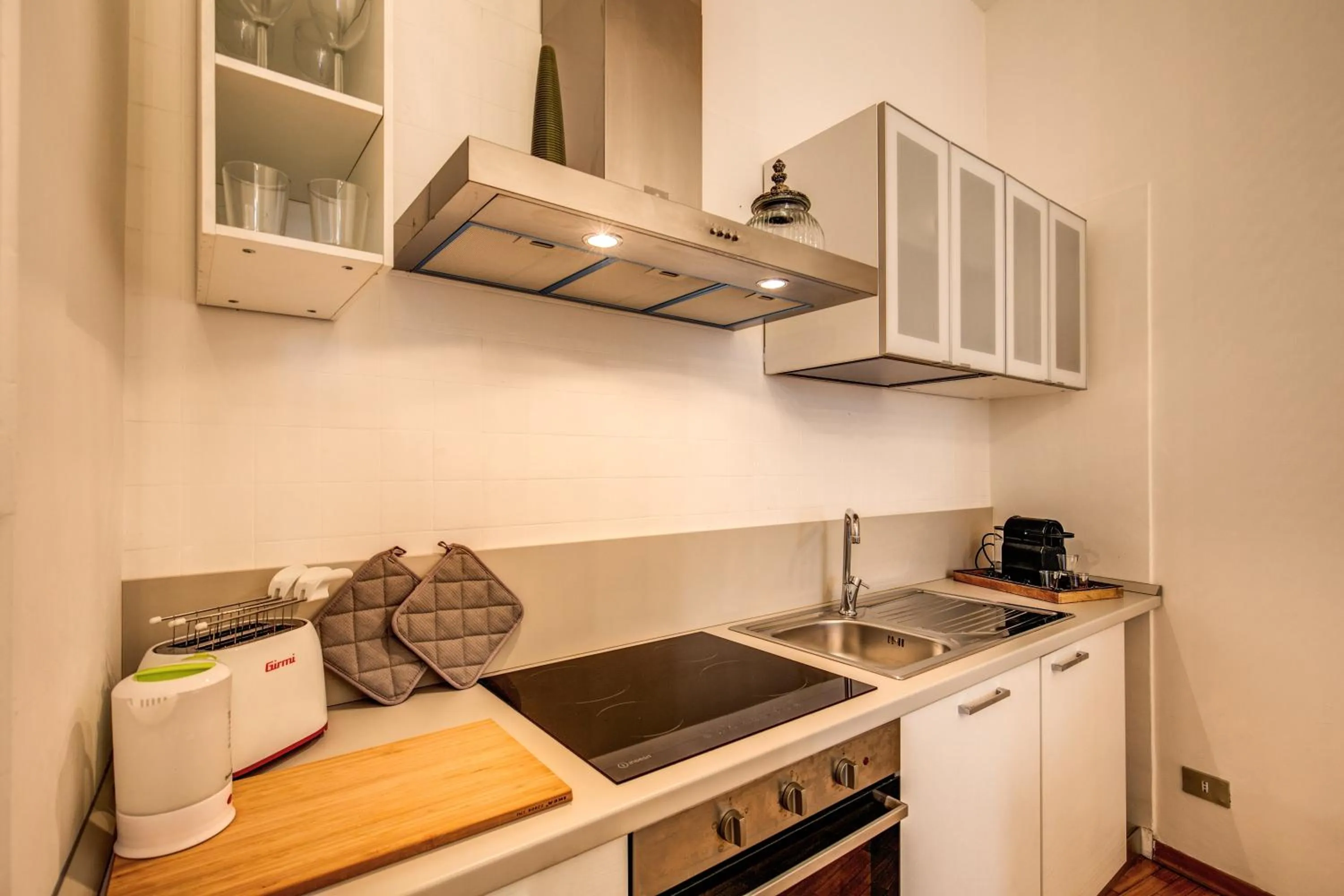 Kitchen or kitchenette in Elegant Apartment Behind the Colosseum