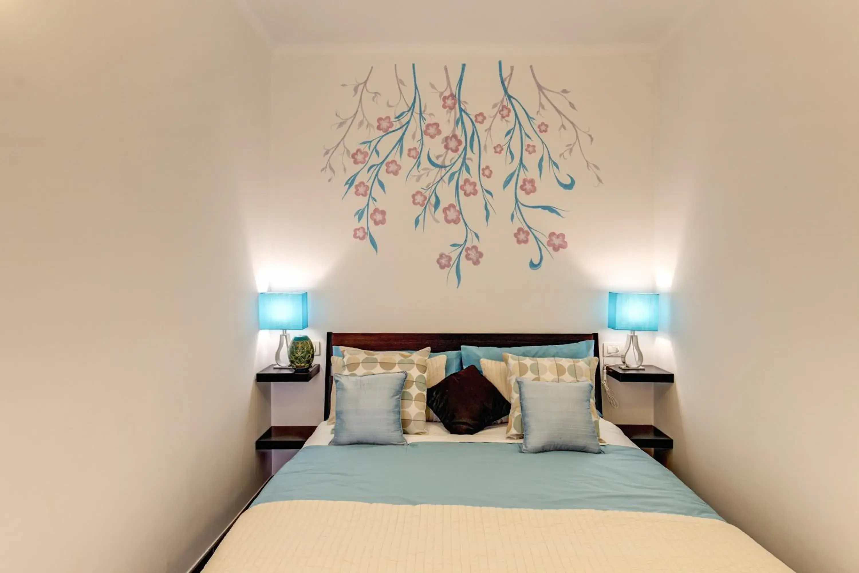 One-Bedroom Apartment with Balcony in Elegant Apartment Behind the Colosseum One-Bedroom Apartment with Balcony in Elegant Apartment Behind the Colosseum