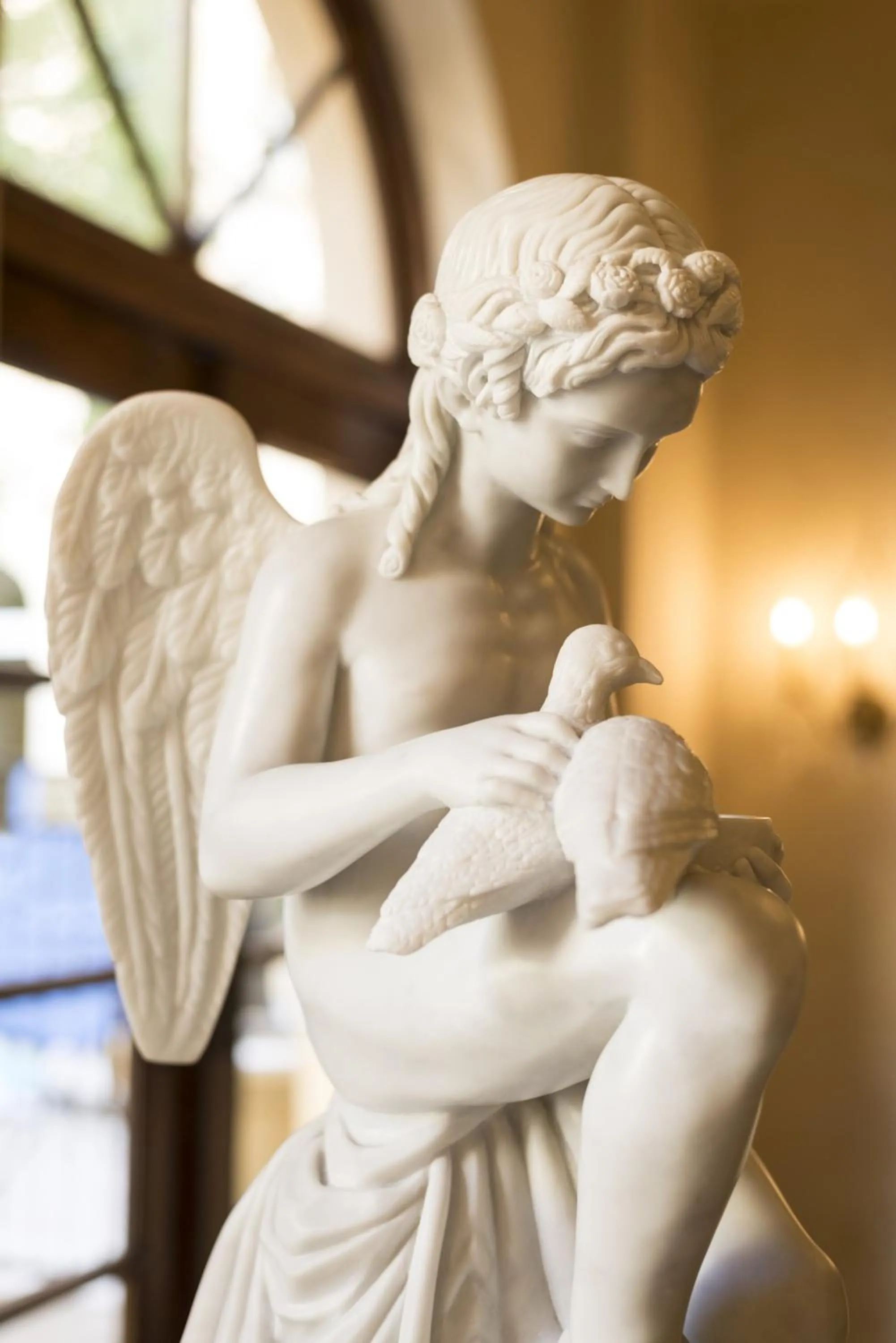 Decorative detail in Ayres Hotel Manhattan Beach