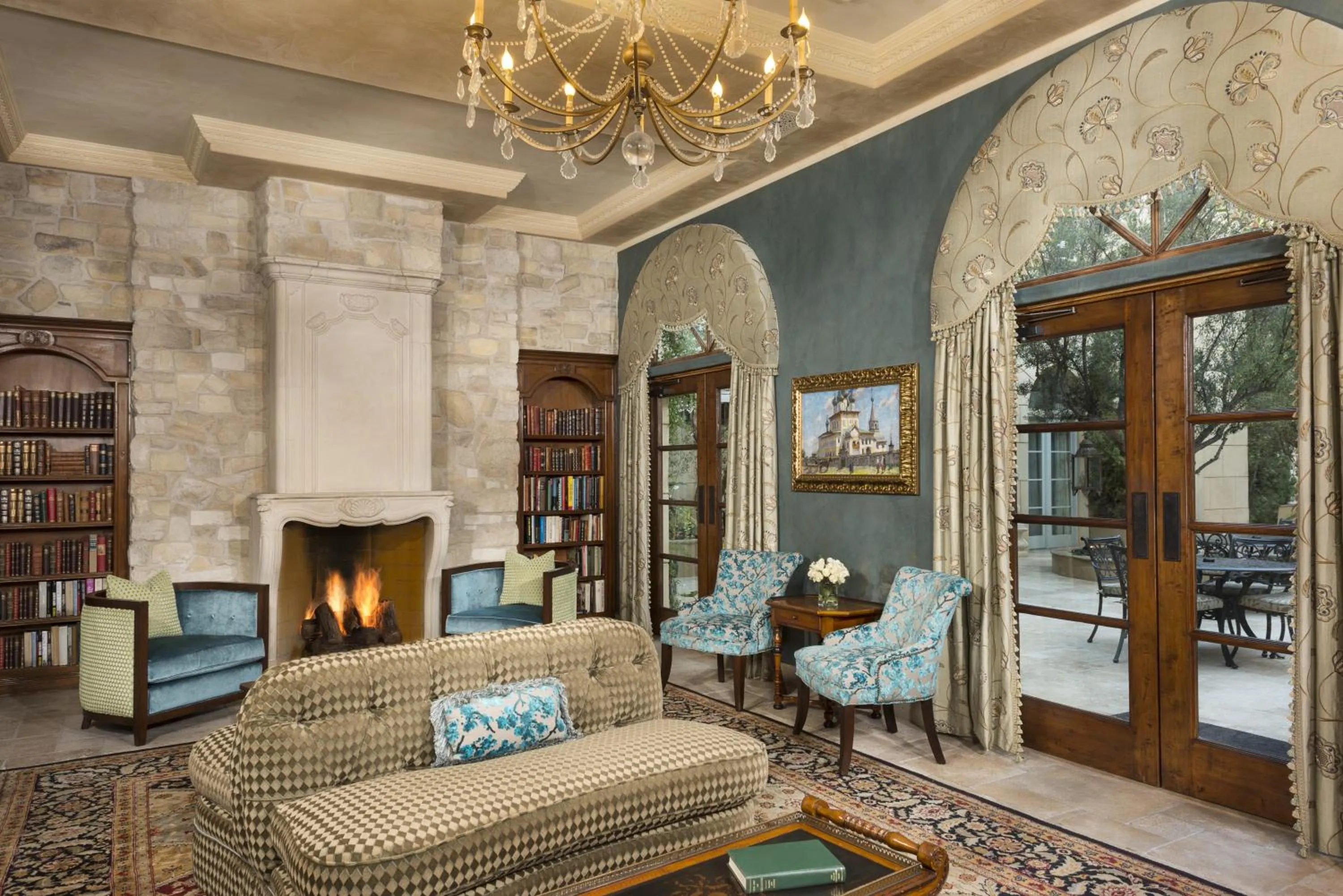 Library in Ayres Hotel Manhattan Beach