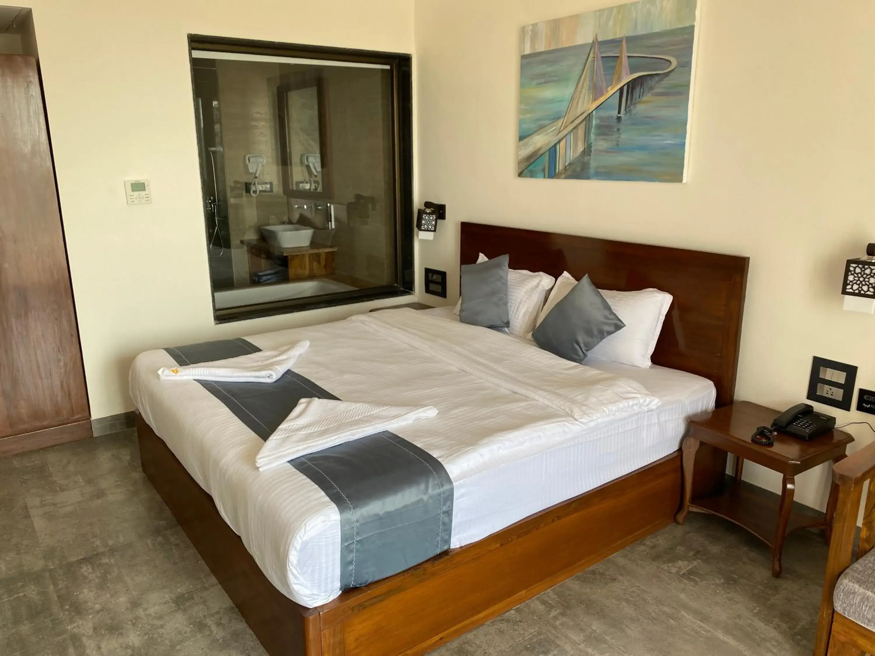 Luxury Sea Facing Room in Altrude By The Sea Luxury Sea Facing Room in Altrude By The Sea