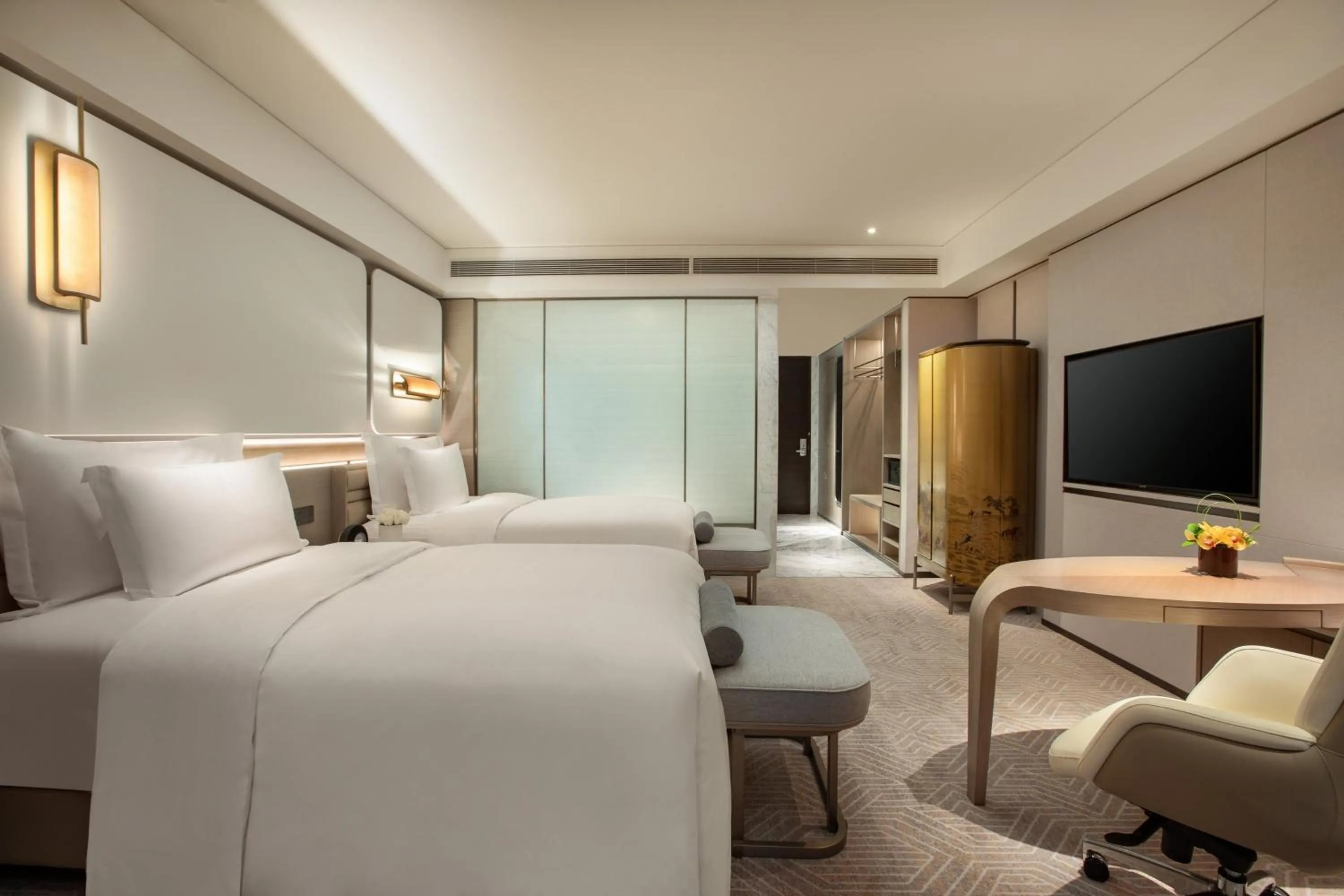 Photo of the whole room, Bed in InterContinental Beijing Beichen by IHG