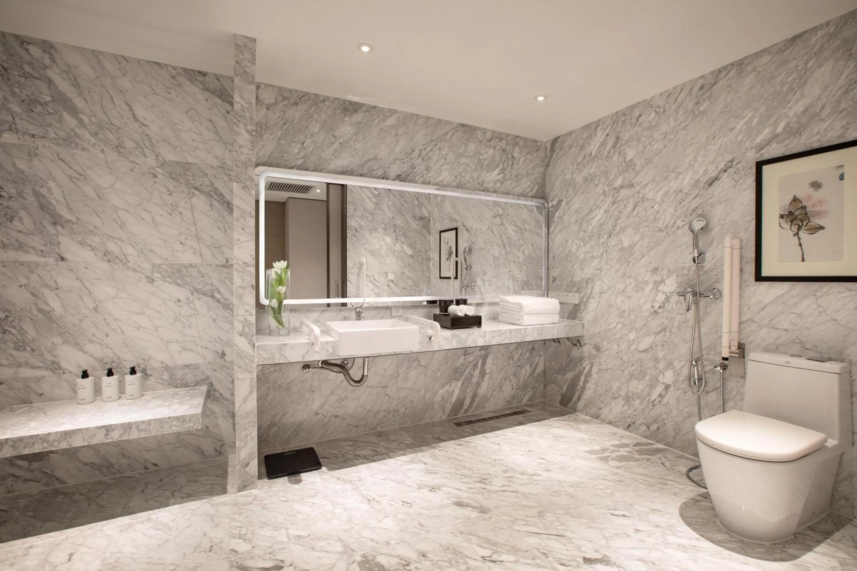 Photo of the whole room in InterContinental Beijing Beichen by IHG