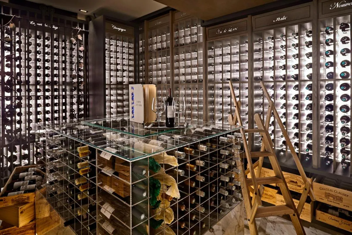 Restaurant/places to eat in Lys Martagon