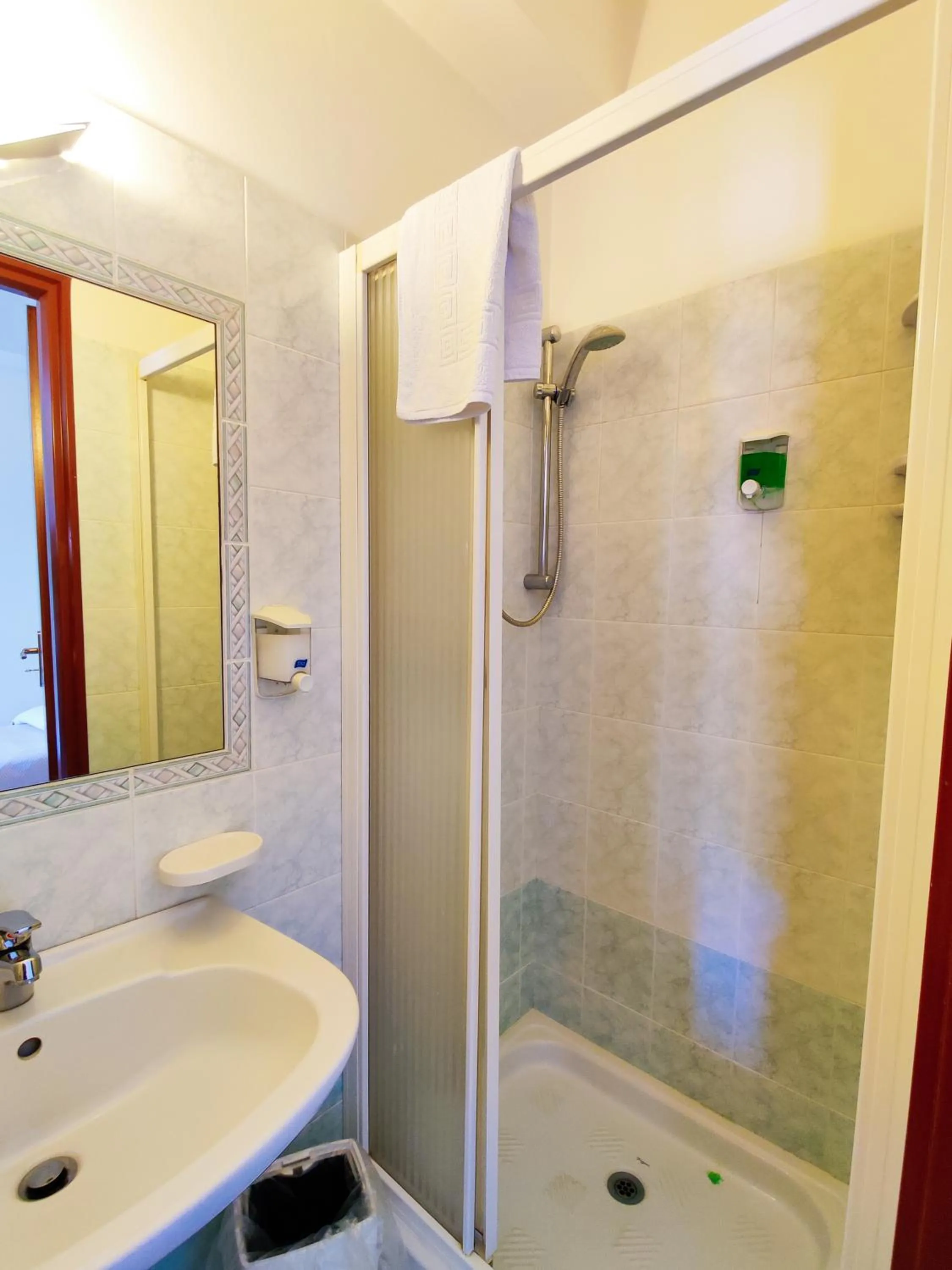 Shower in Albergo delle Rose
