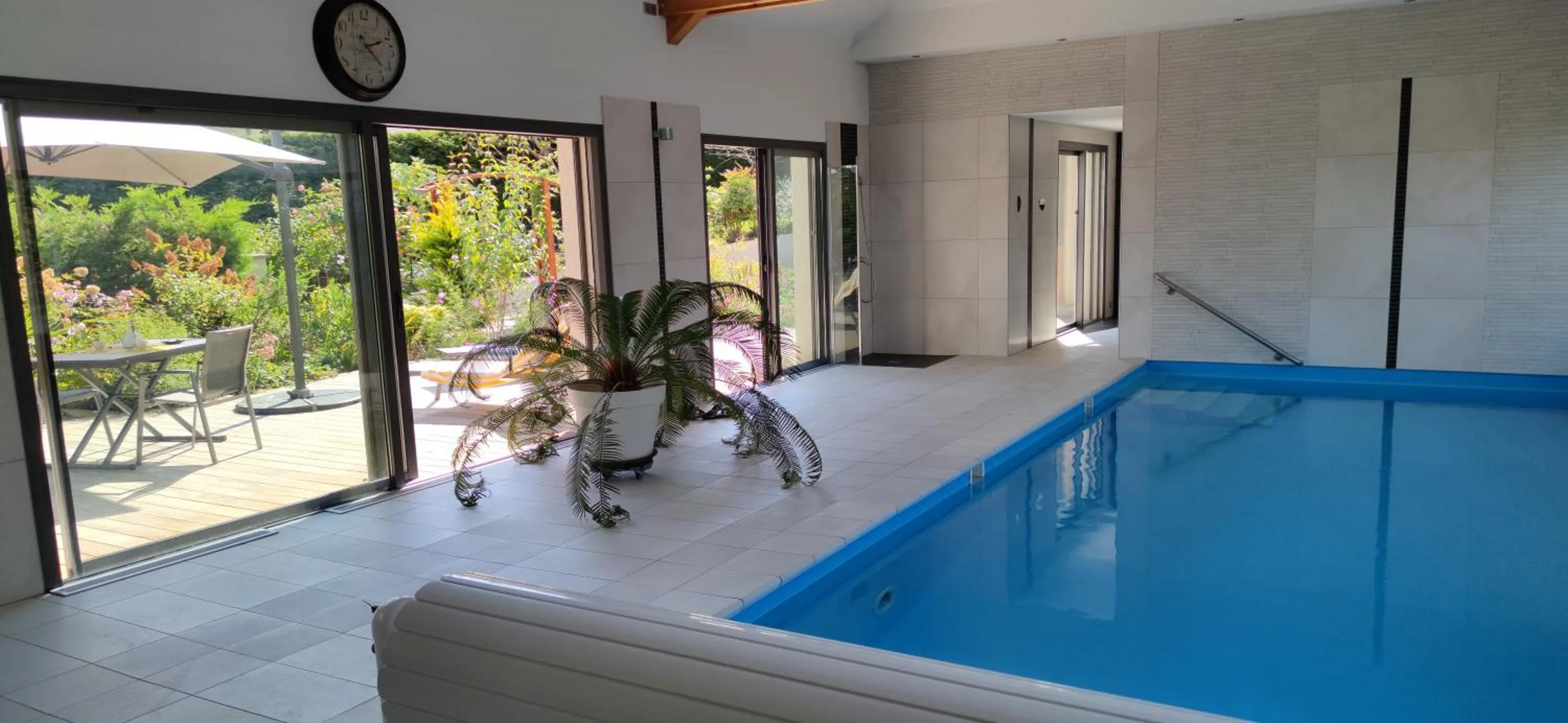 Swimming pool in Comme une évidence