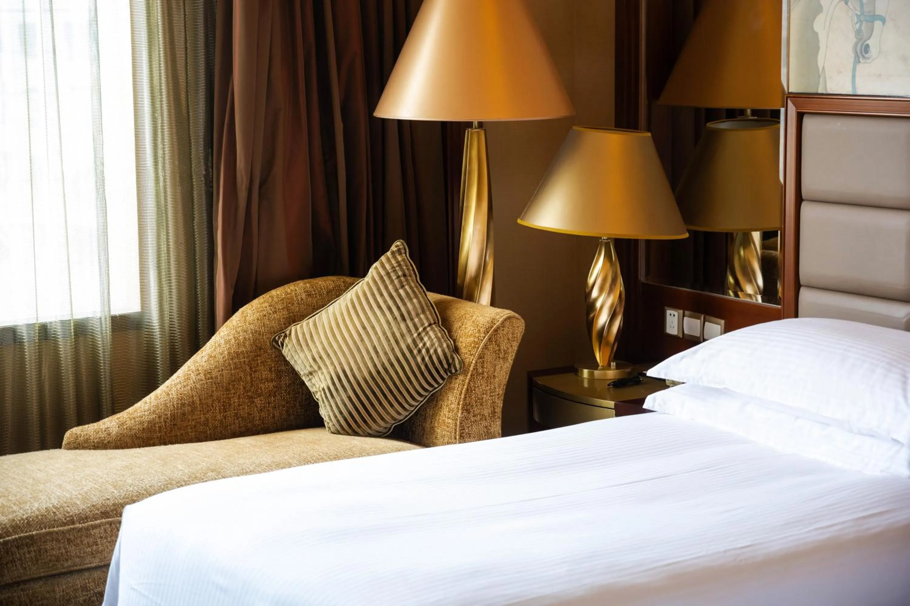 Bedroom, Bed in Kempinski Hotel Shenzhen