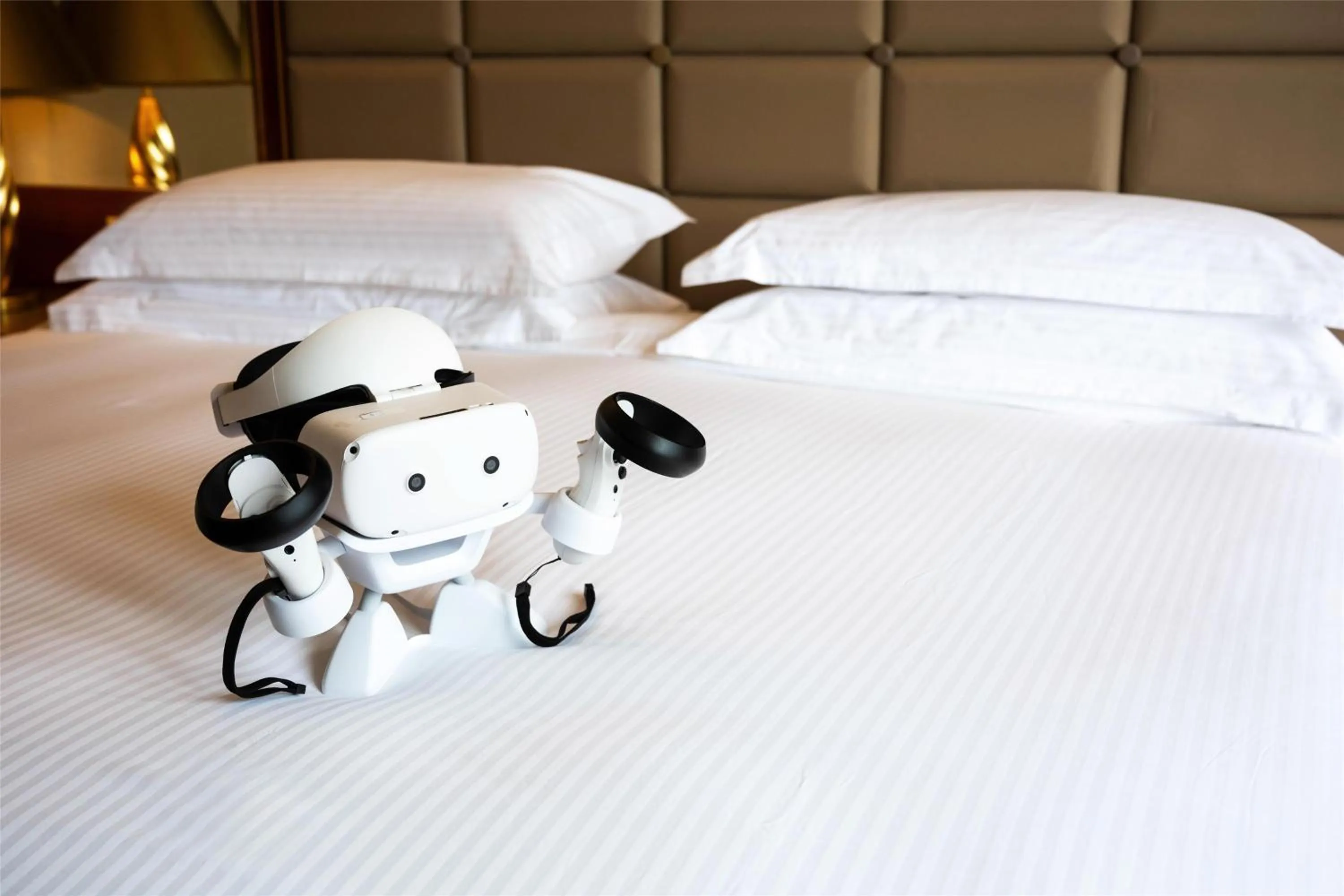 Living room, Bed in Kempinski Hotel Shenzhen