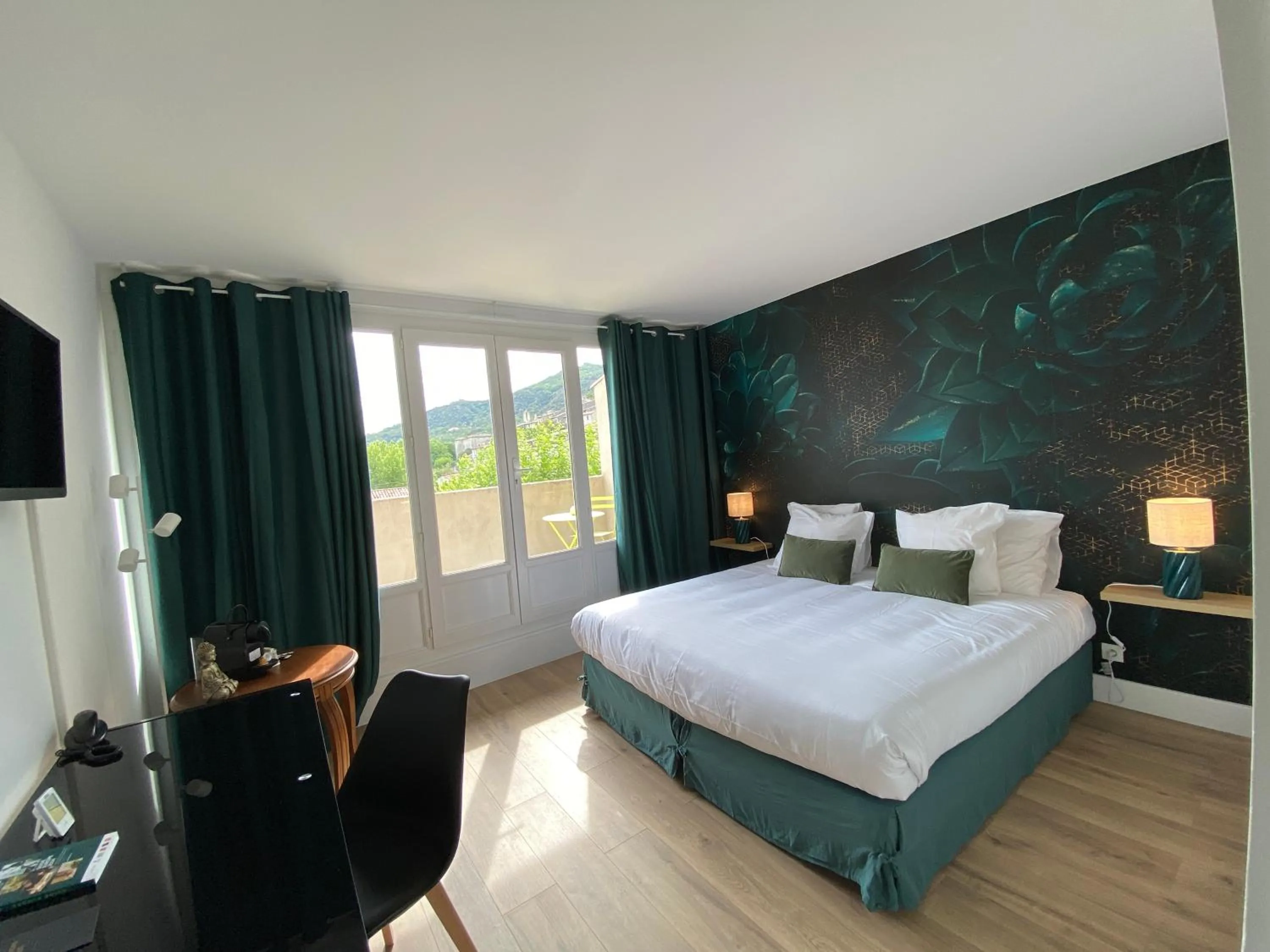 Bedroom, Bed in Logis Hôtel Médiéval, Montélimar Nord