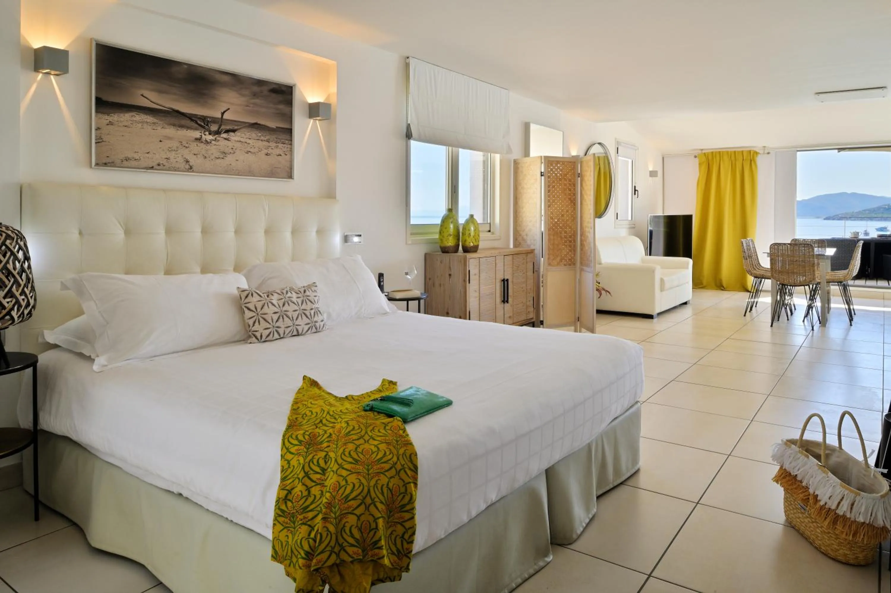 Photo of the whole room, Bed in L'Escale Côté Sud