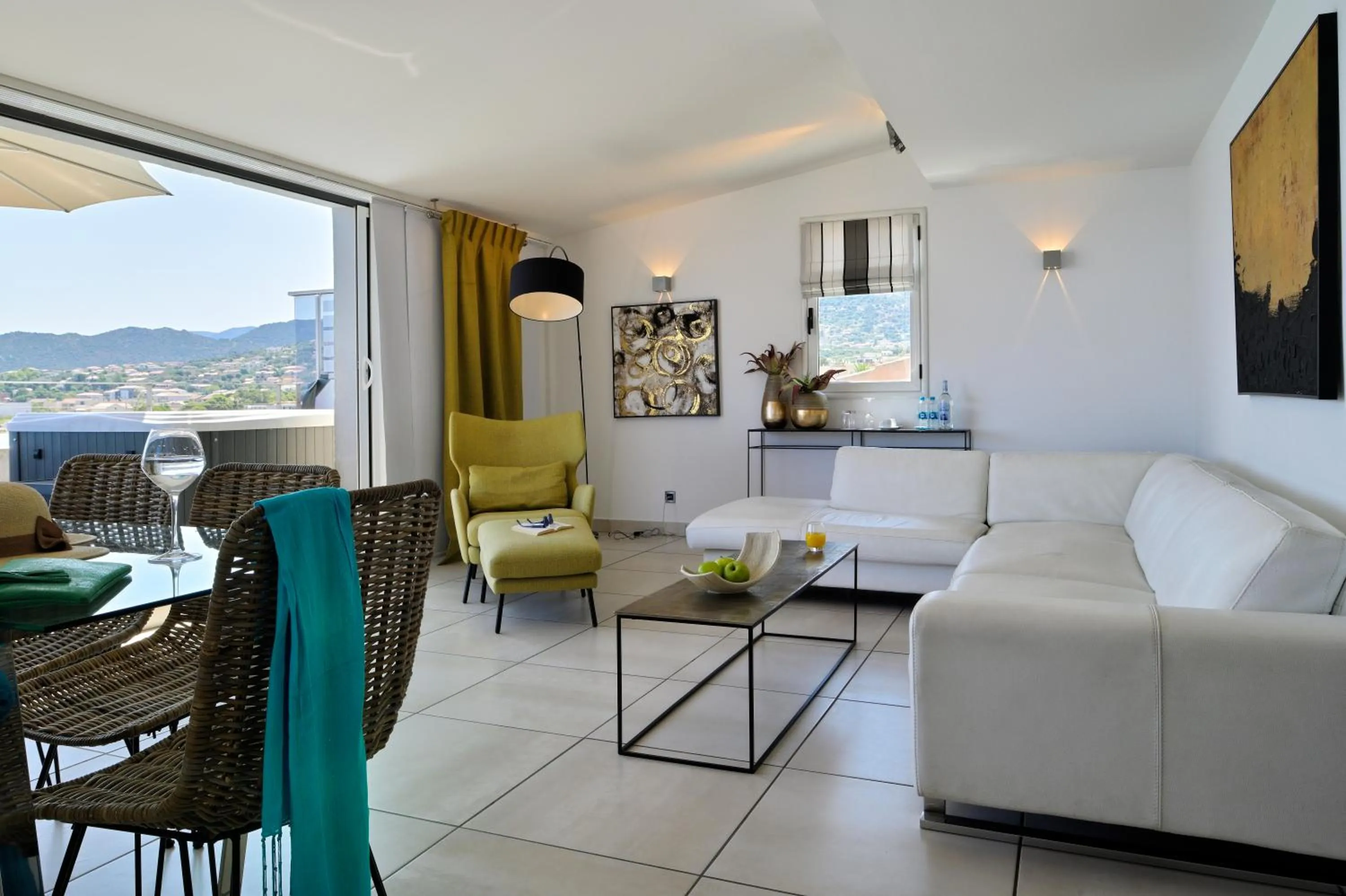 Photo of the whole room in L'Escale Côté Sud