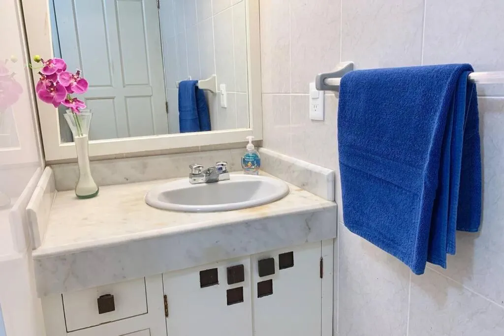 Oceanfront Condo BM By Andiani