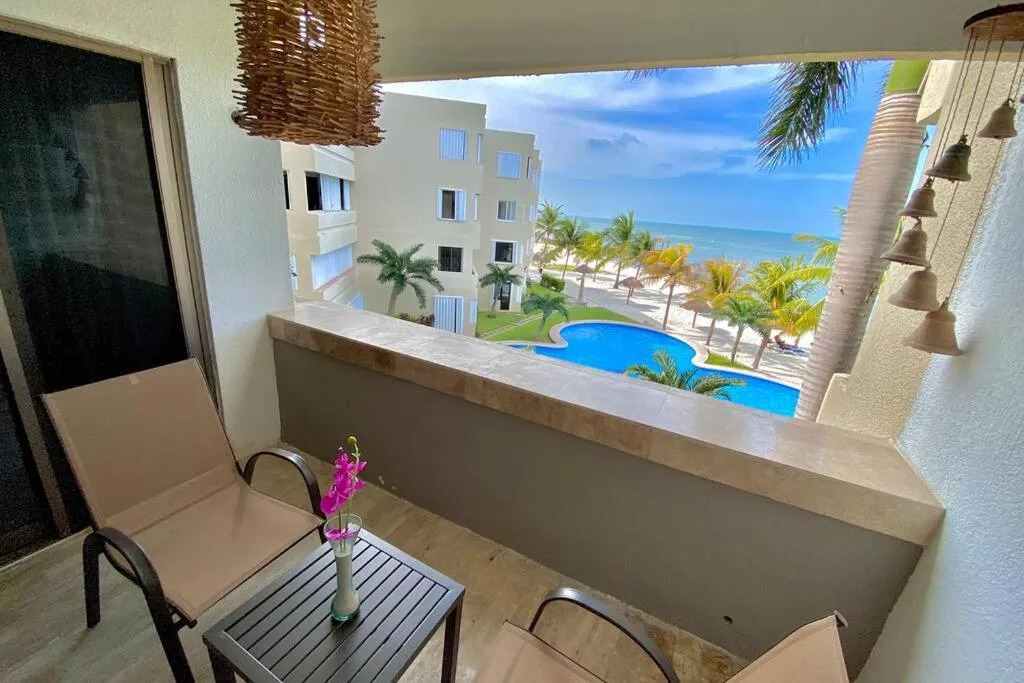 Oceanfront Condo BM By Andiani