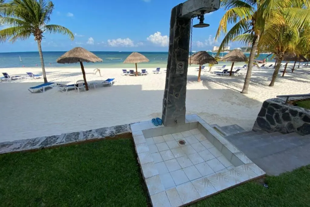 Oceanfront Condo BM By Andiani