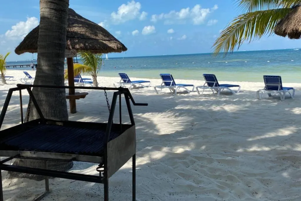 Oceanfront Condo BM By Andiani