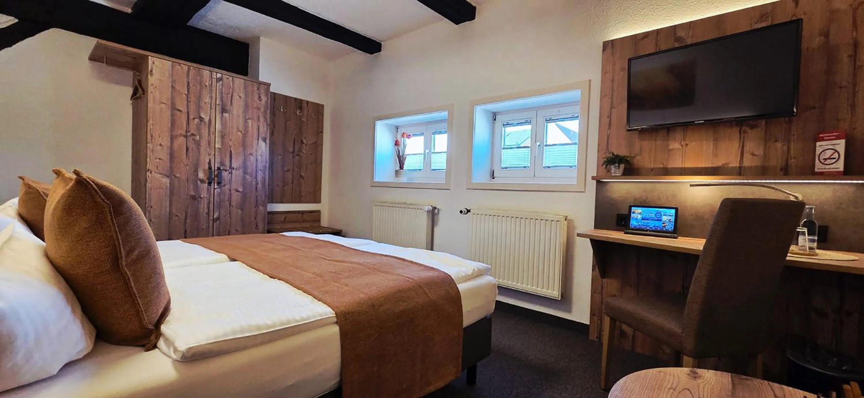 Restaurant/places to eat, Bed in Hotel Am Markt & Brauhaus Stadtkrug