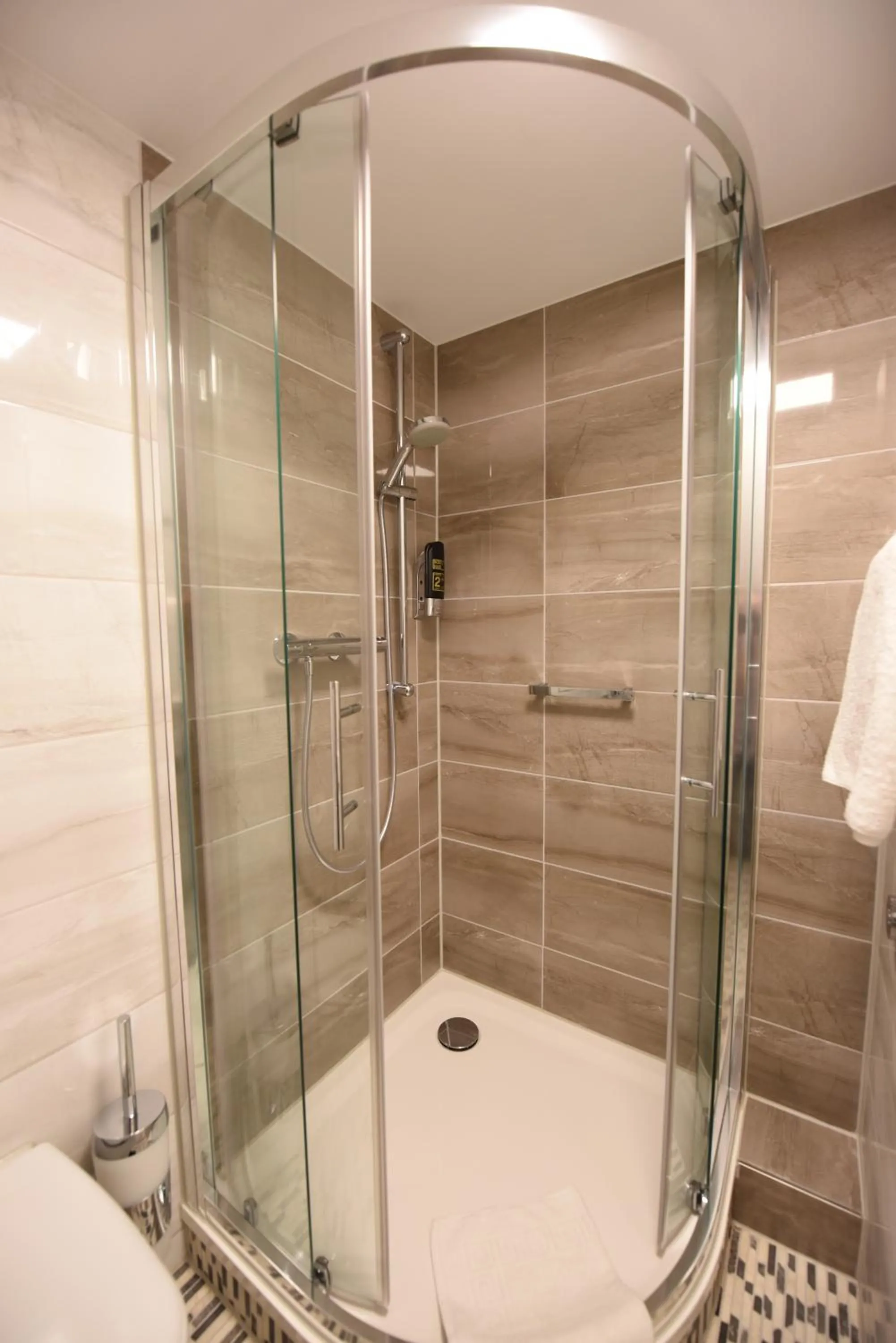 Shower in Hotel Am Markt & Brauhaus Stadtkrug