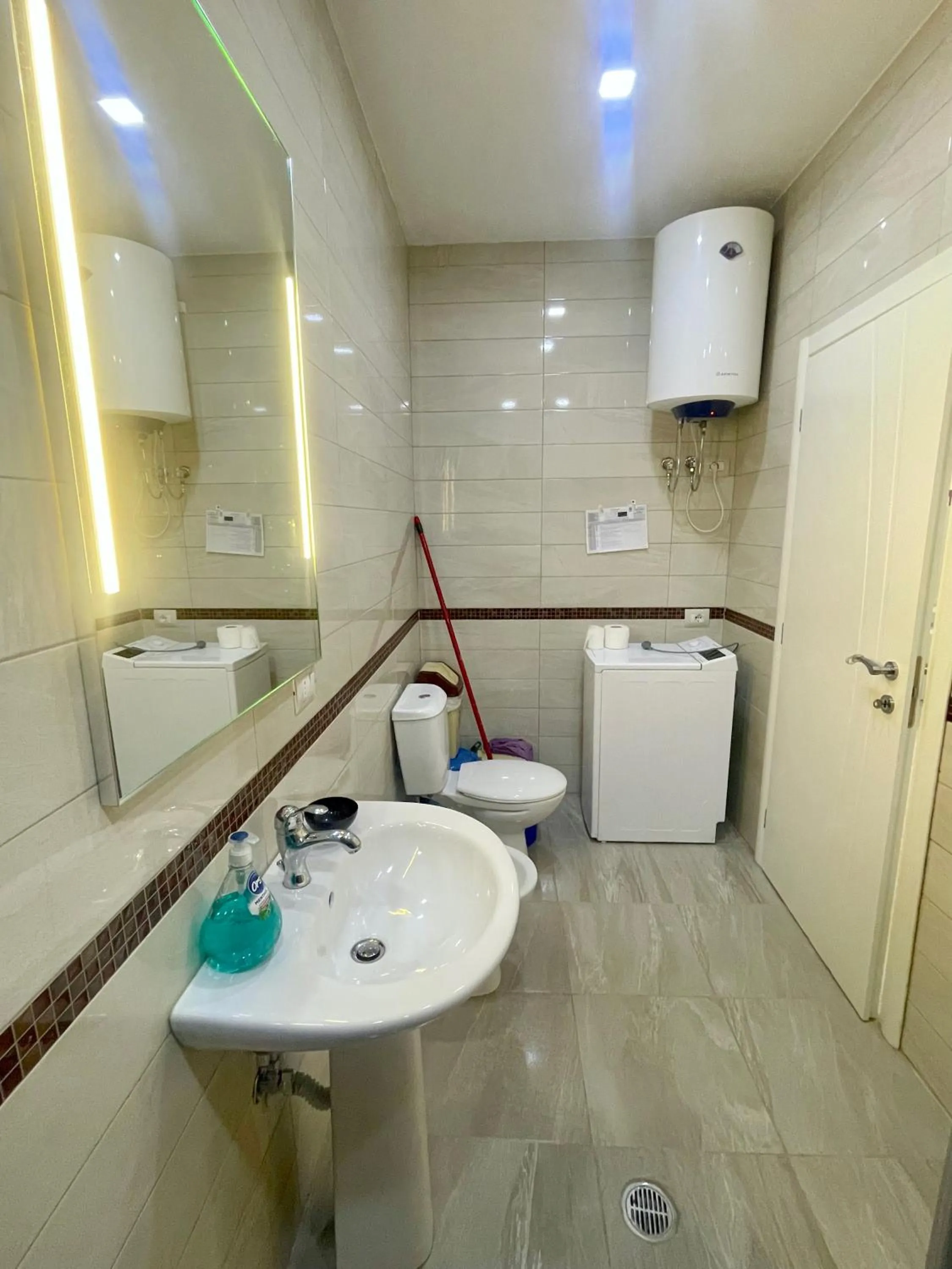 Toilet in TOURISTS RESIDENCE