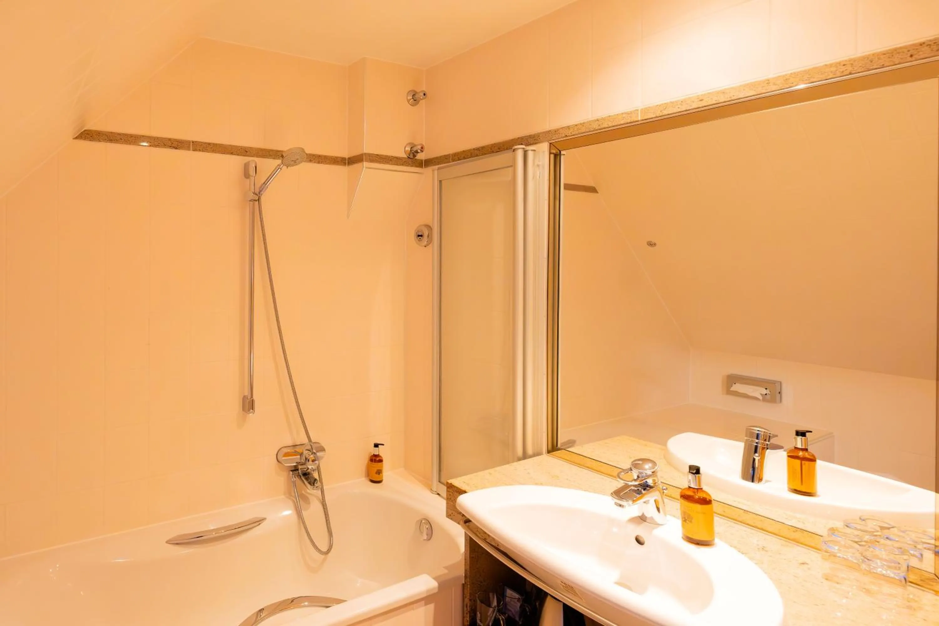 Bath in Zeitgeist Rathen by STEIGER Hotels