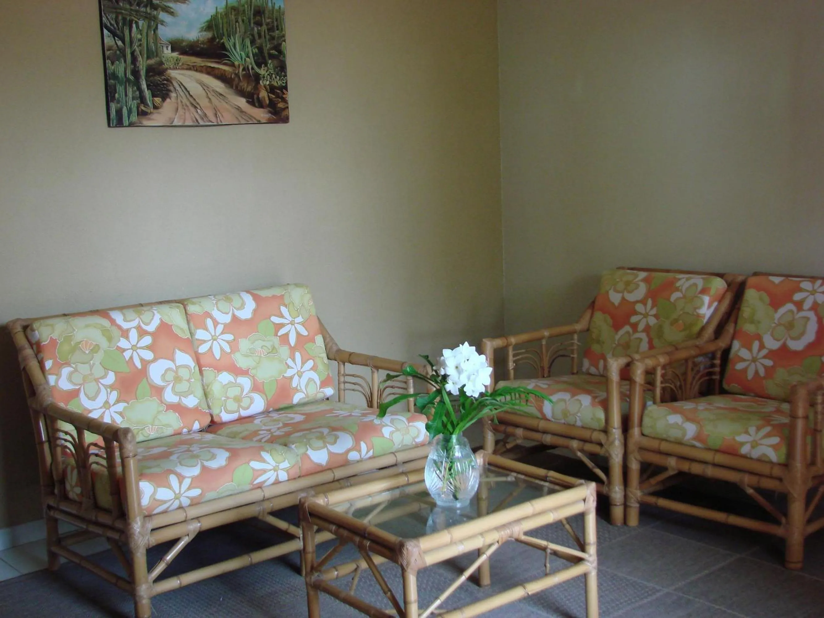 Seating area in Cunucu Villas - Aruba Tropical Garden Apartments