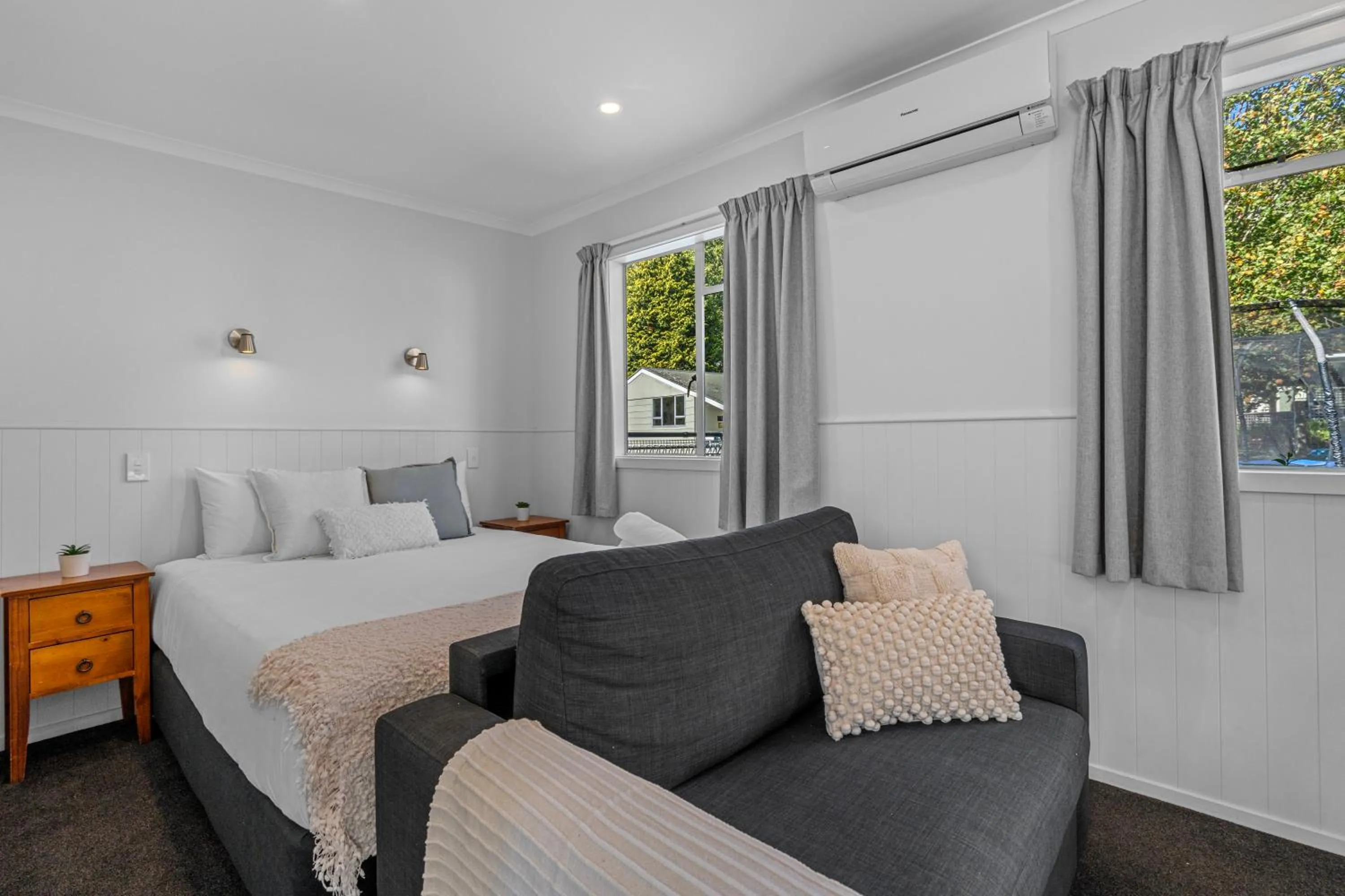 Bed in Tasman Holiday Parks Picton