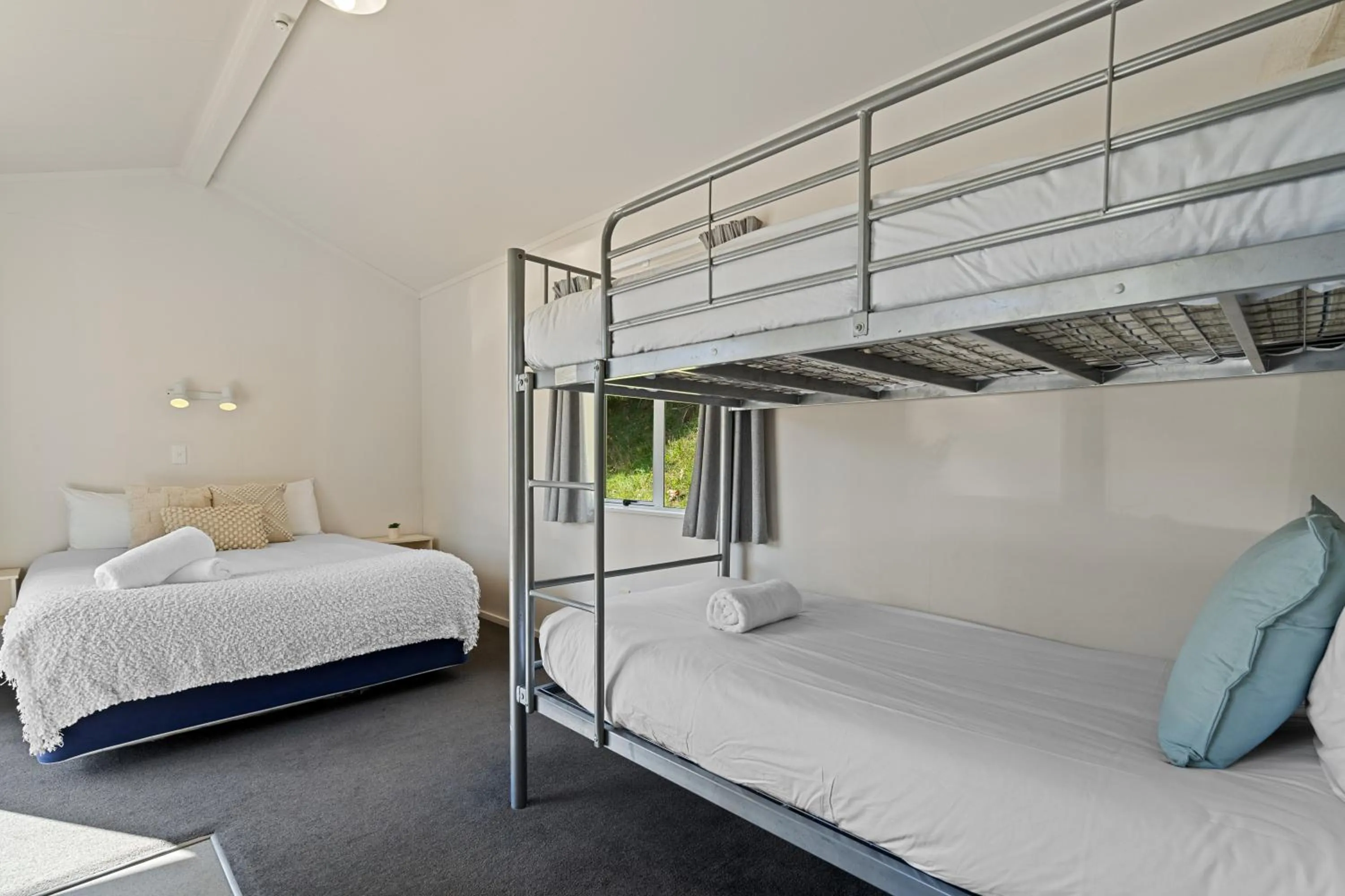 Bed in Tasman Holiday Parks Picton