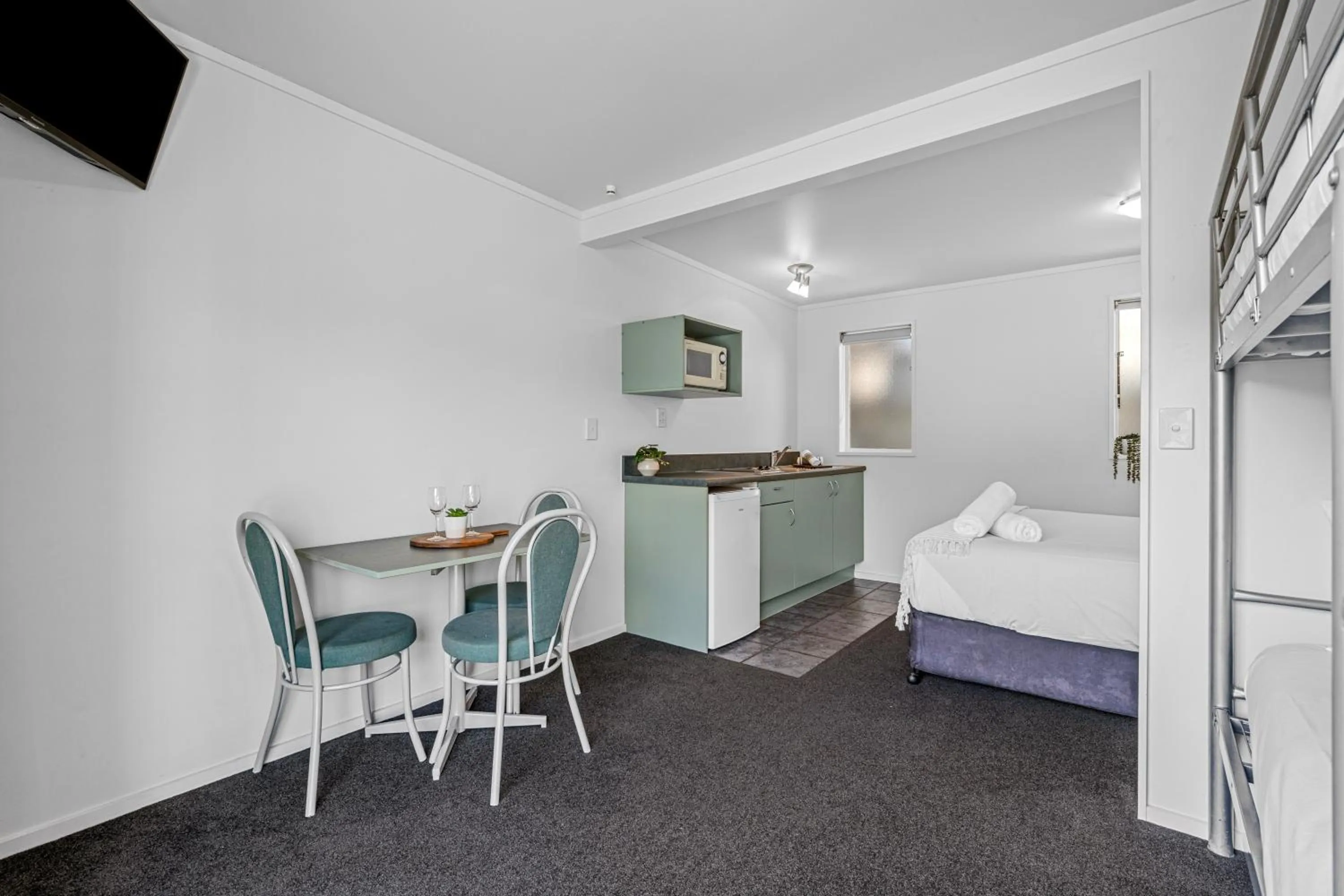 Bed in Tasman Holiday Parks Picton