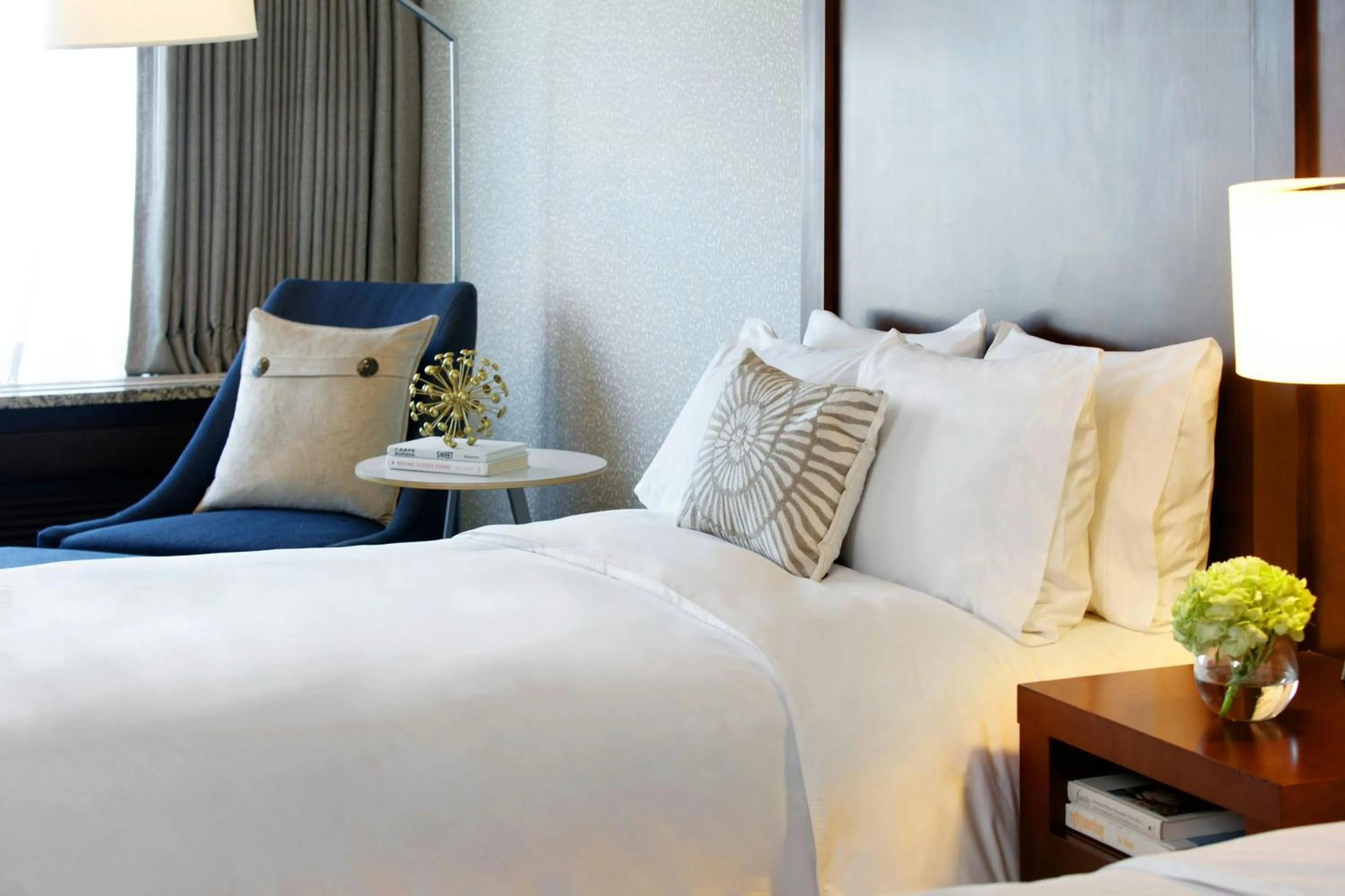 Photo of the whole room, Bed in Renaissance Seattle Hotel