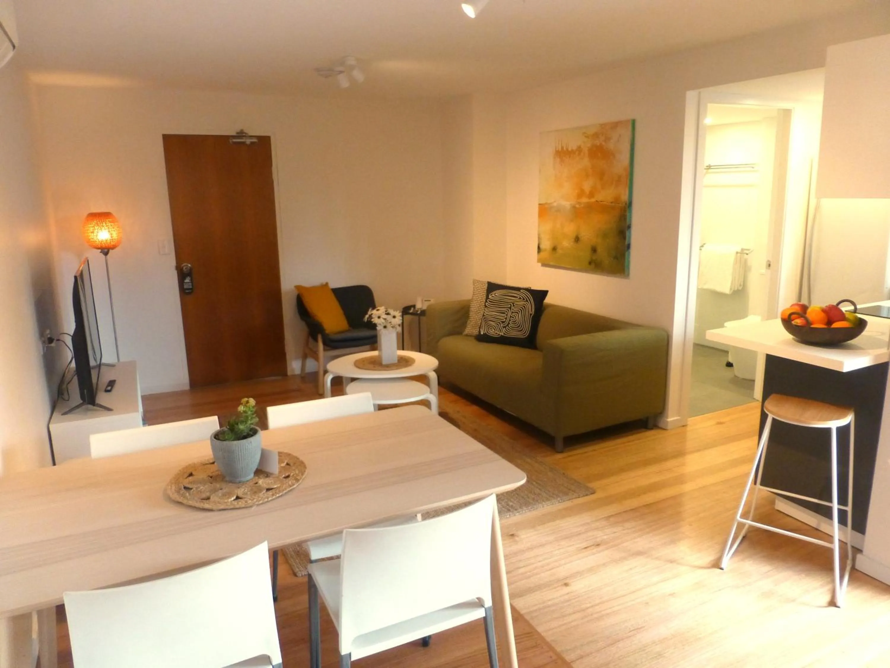 Living room in Park Ridge Retreat
