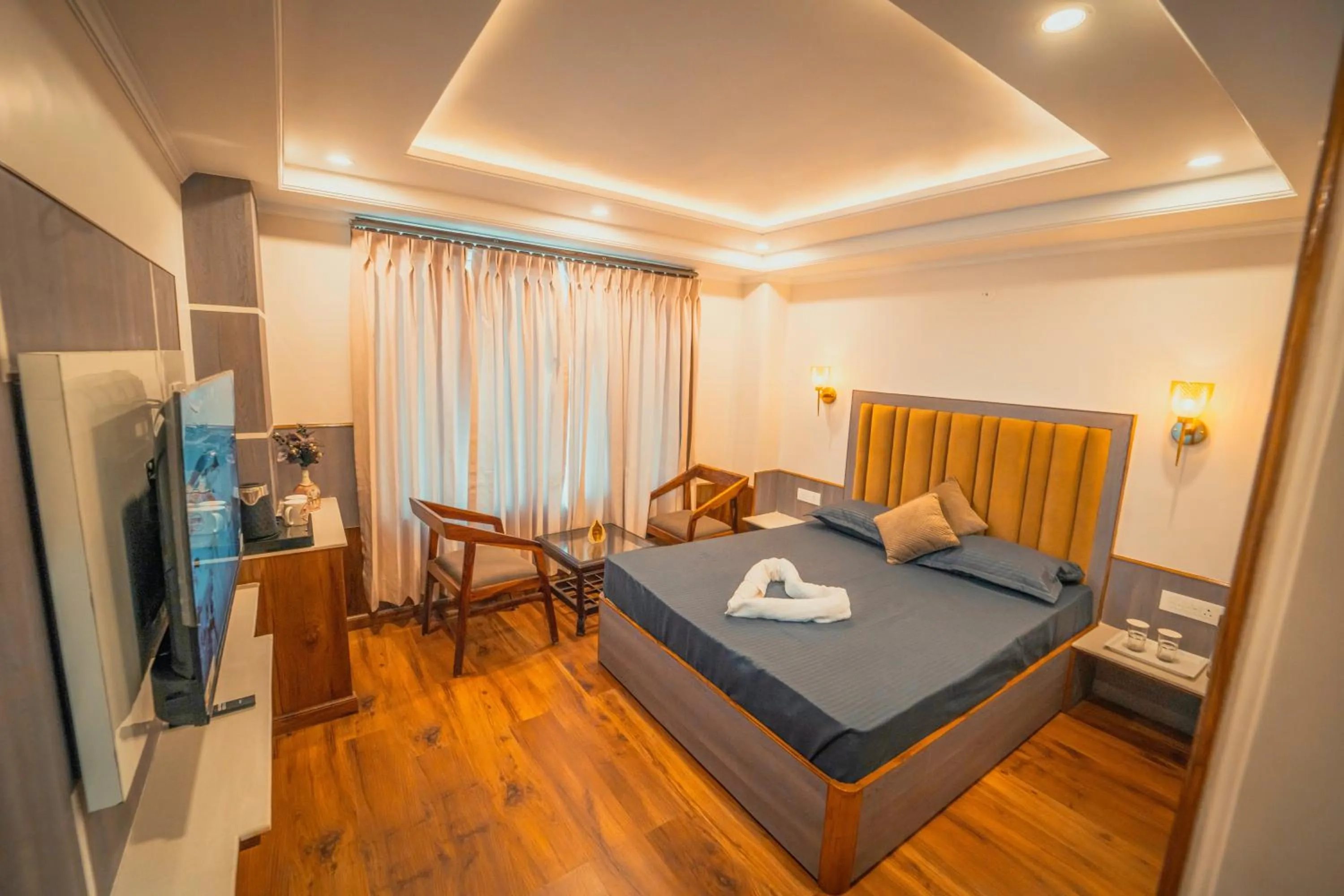 TV and multimedia, Bed in Singhs BnB by Lazy Getaways