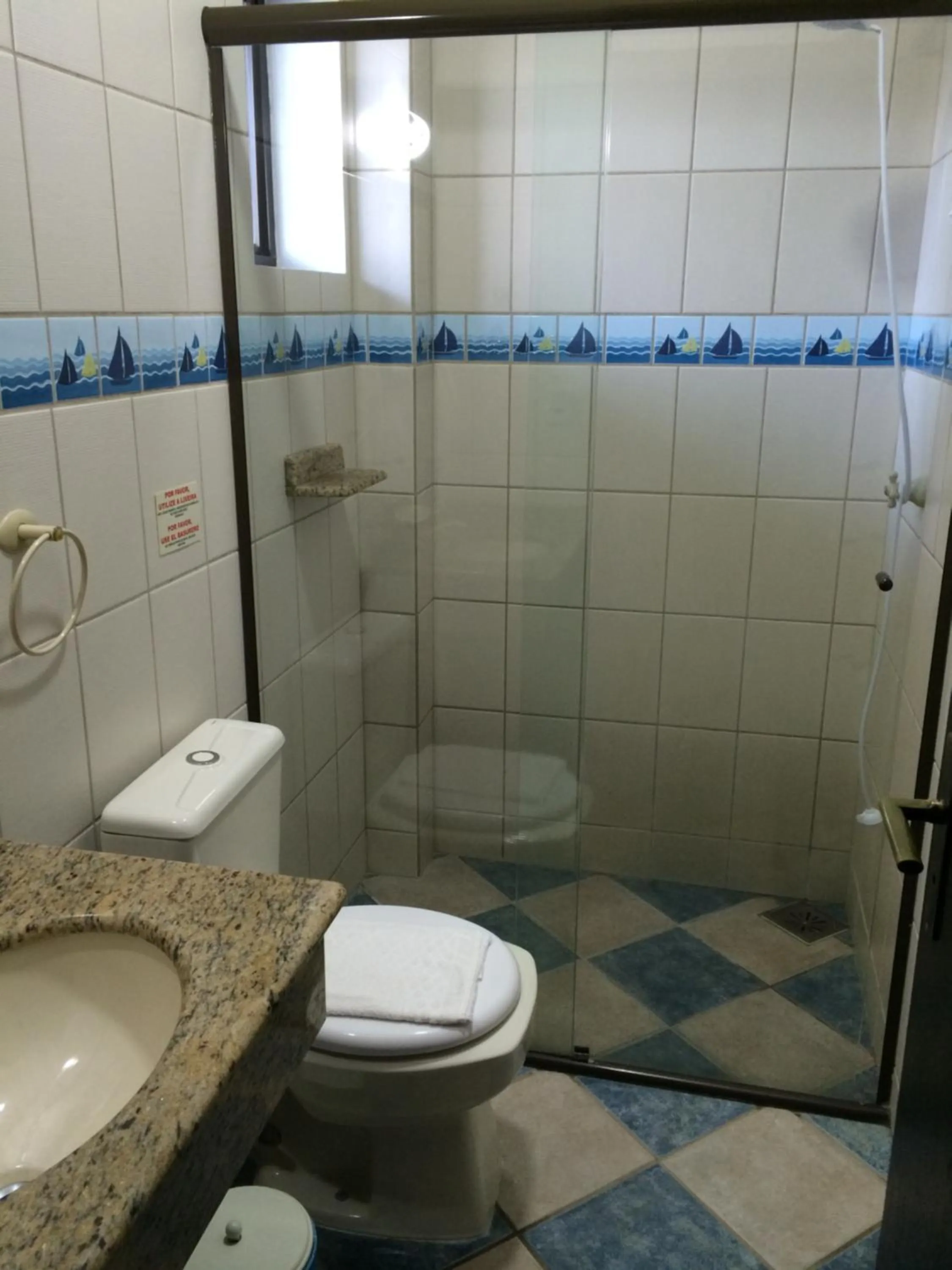 Shower in Pousada Caminho do Mar