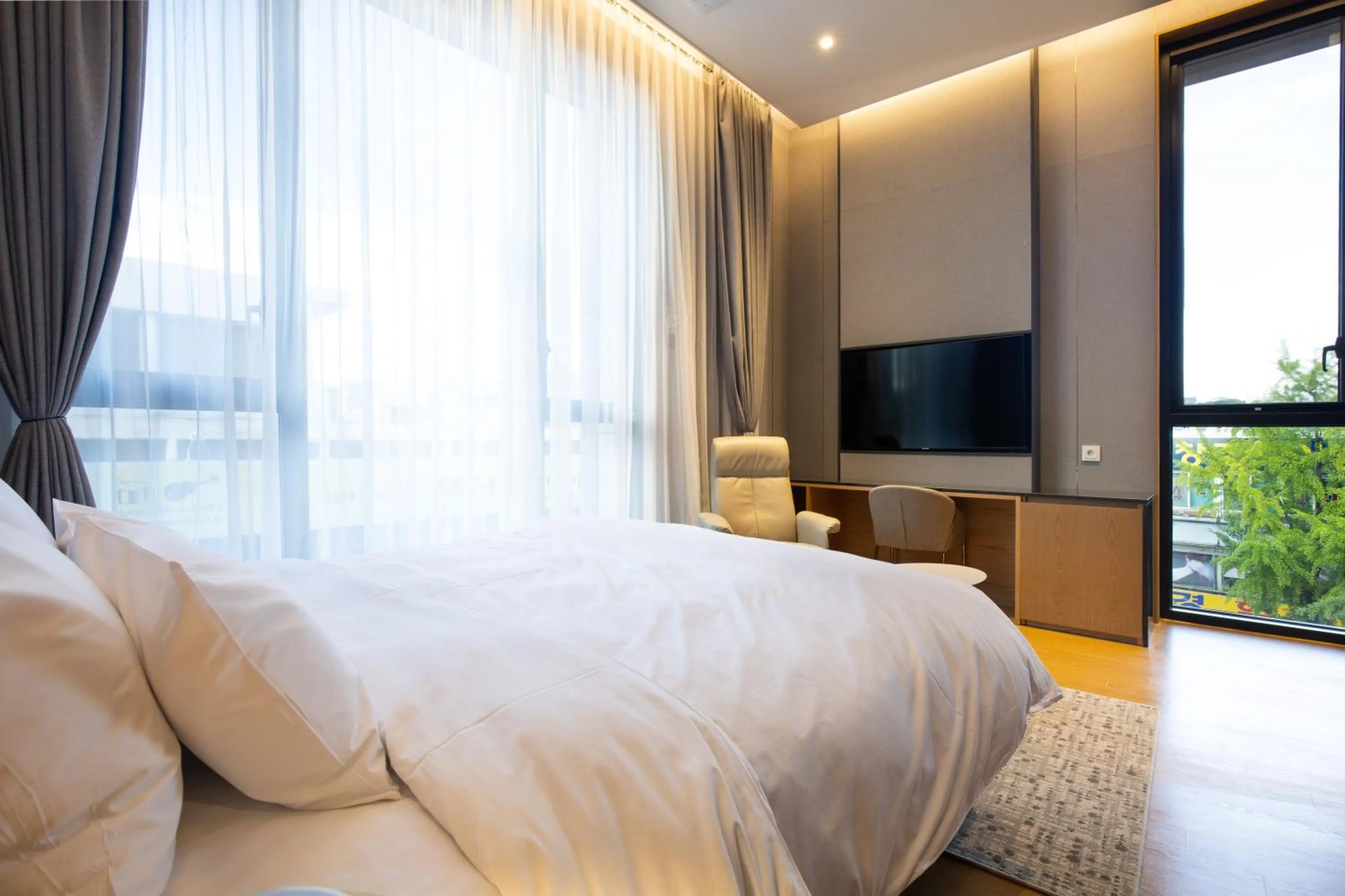 Bedroom, Bed in Jeonju Tourist Hotel kkotsim