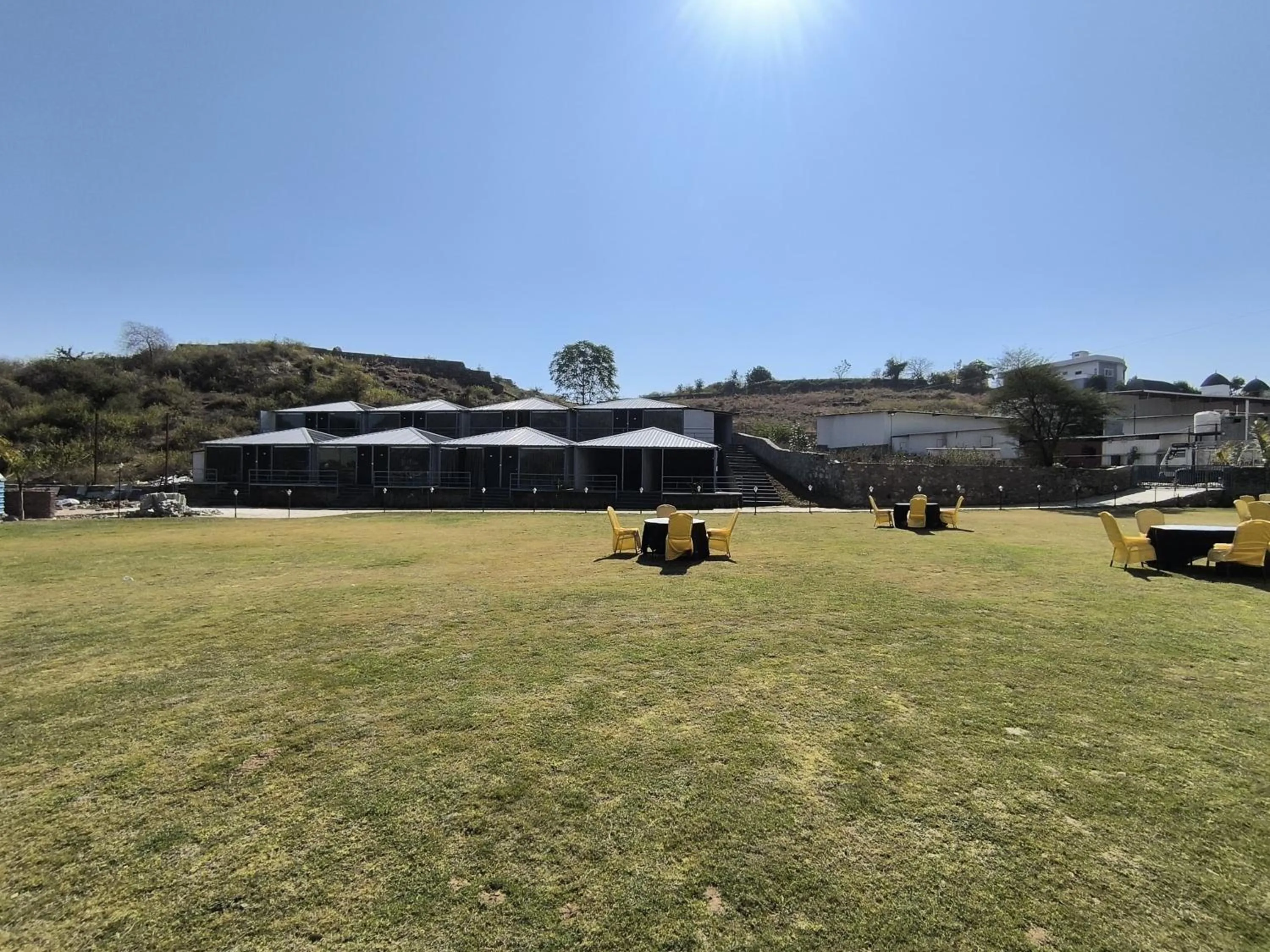 Property building in Hotel Raha