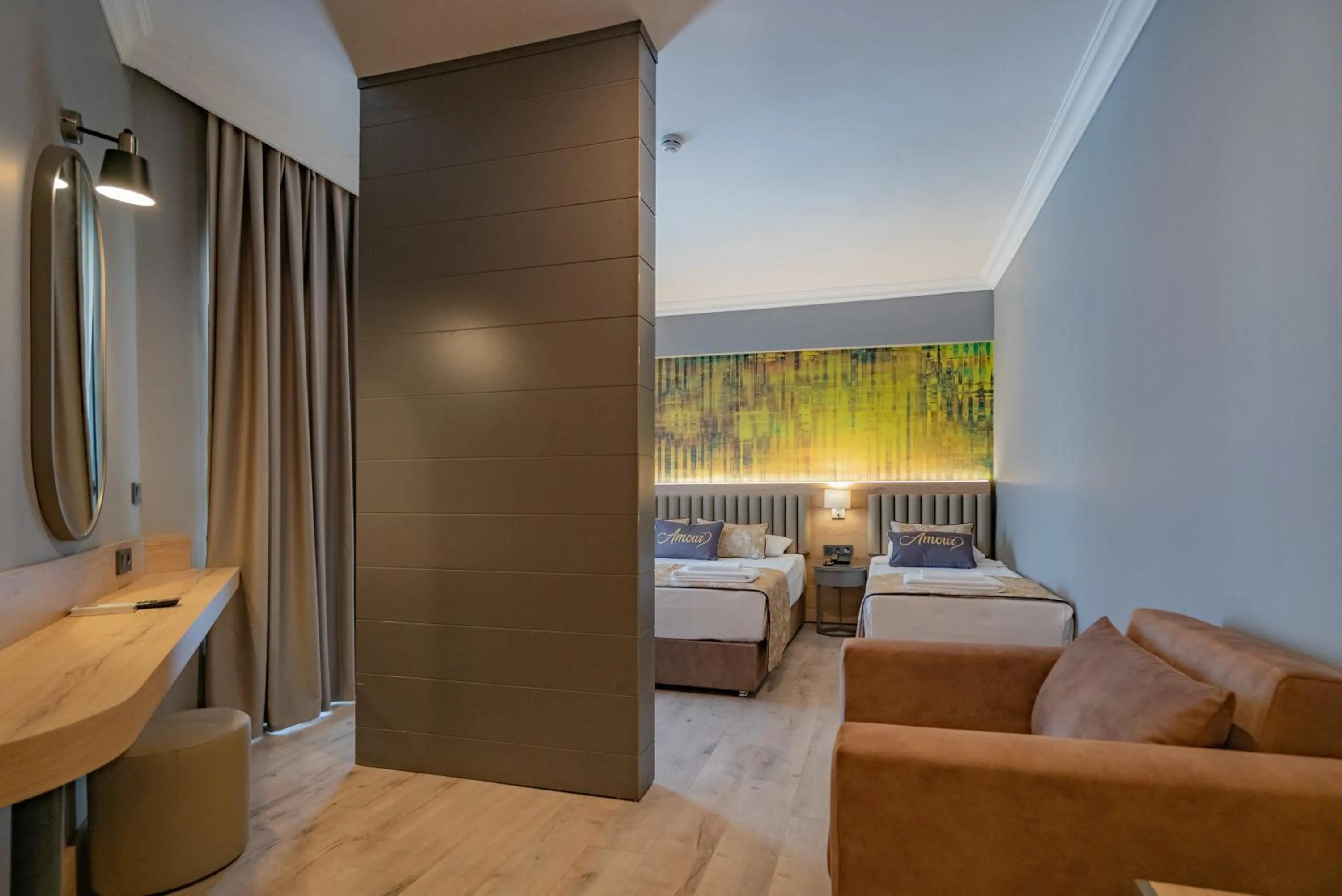 Bed in Side Amour Hotel